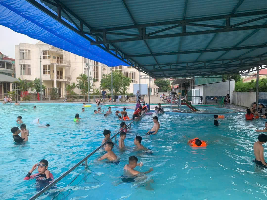 Chọn chỗ bơi để tr&aacute;nh rủi ro sức khỏe- Ảnh 1.