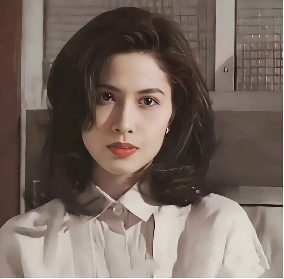 Thiệu Mỹ Kỳ t&aacute;i xuất sau thời gian ở ẩn, nhan sắc tuổi 60 g&acirc;y ch&uacute; &yacute;- Ảnh 3.