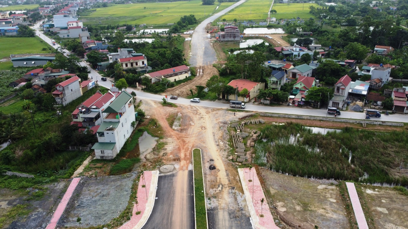 Thanh H&oacute;a: Gần 5 năm thi c&ocirc;ng, tuyến đường 215 tỷ đồng vẫn dang dở do vướng mặt bằng- Ảnh 1.