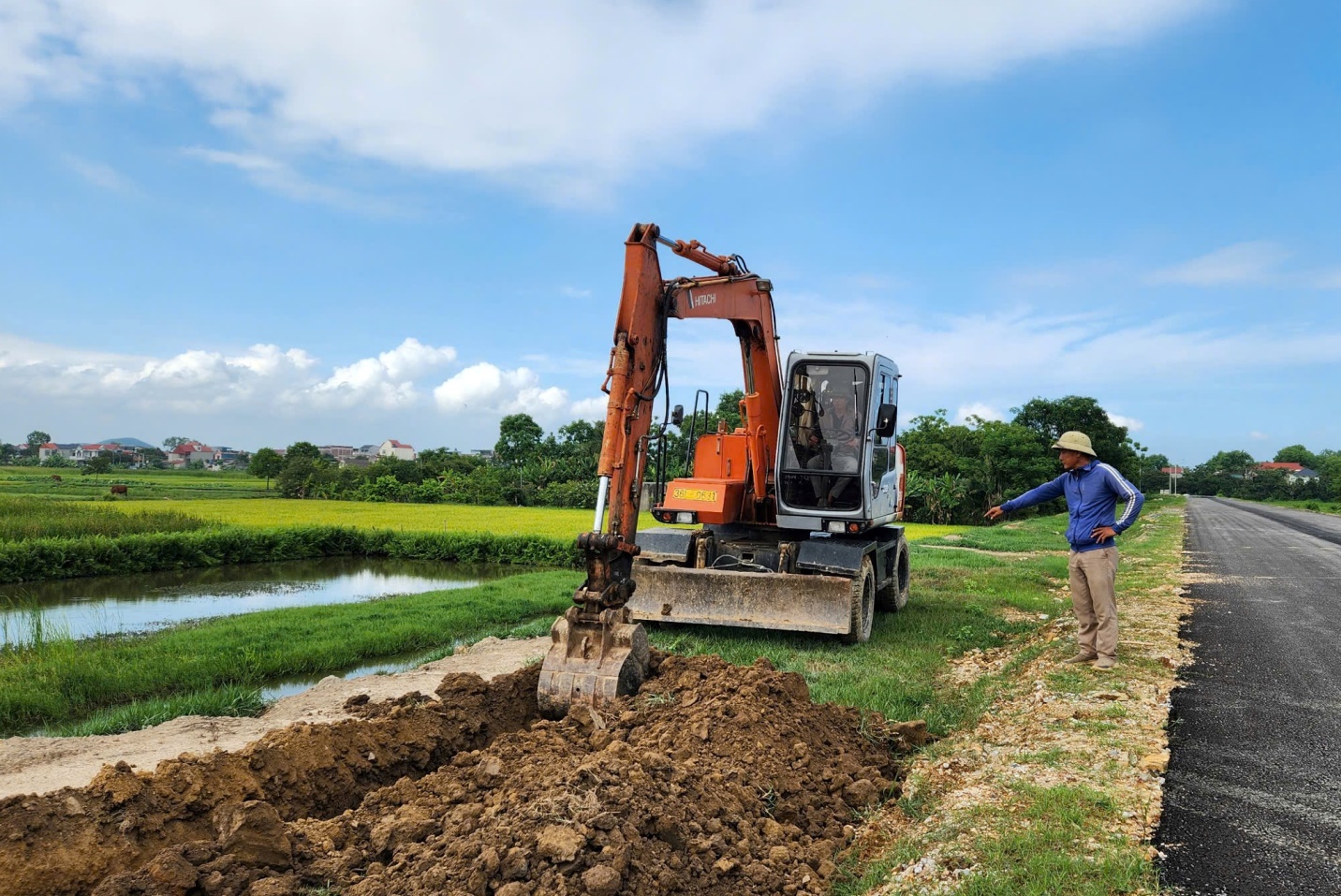 Thanh H&oacute;a: Gần 5 năm thi c&ocirc;ng, tuyến đường 215 tỷ đồng vẫn dang dở do vướng mặt bằng- Ảnh 2.