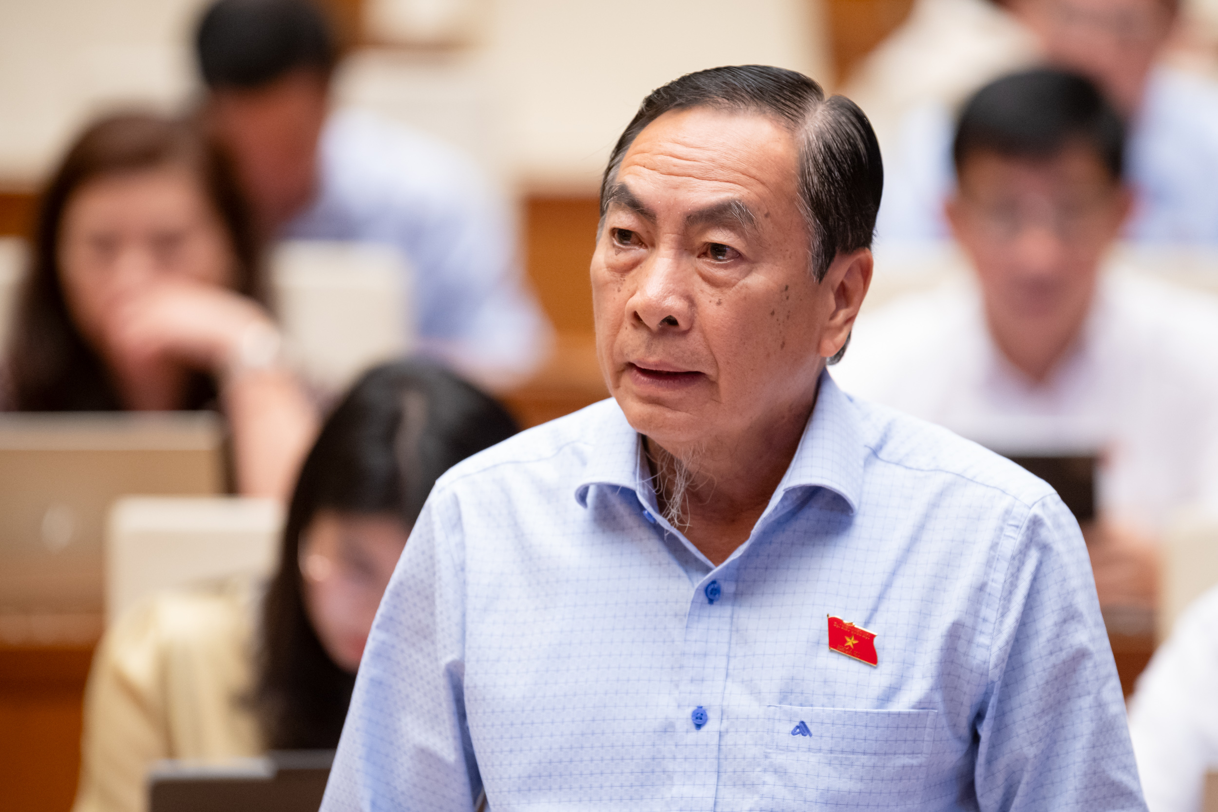 ĐBQH: N&ecirc;n khuyến kh&iacute;ch đại biểu kh&ocirc;ng cầm giấy đọc khi thảo luận ở nghị trường- Ảnh 3.