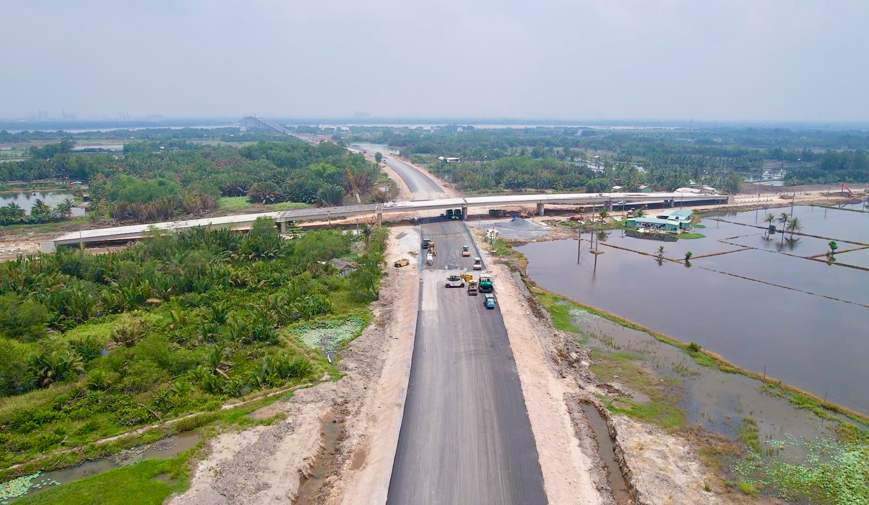Chạy đua thời tiết đưa dự án Vành đai 3 TP.HCM qua Đồng Nai cán đích trước 19/12- Ảnh 1. Chạy đua thời tiết đưa dự án Vành đai 3 TP.HCM qua Đồng Nai cán đích trước 19/12- Ảnh 1.