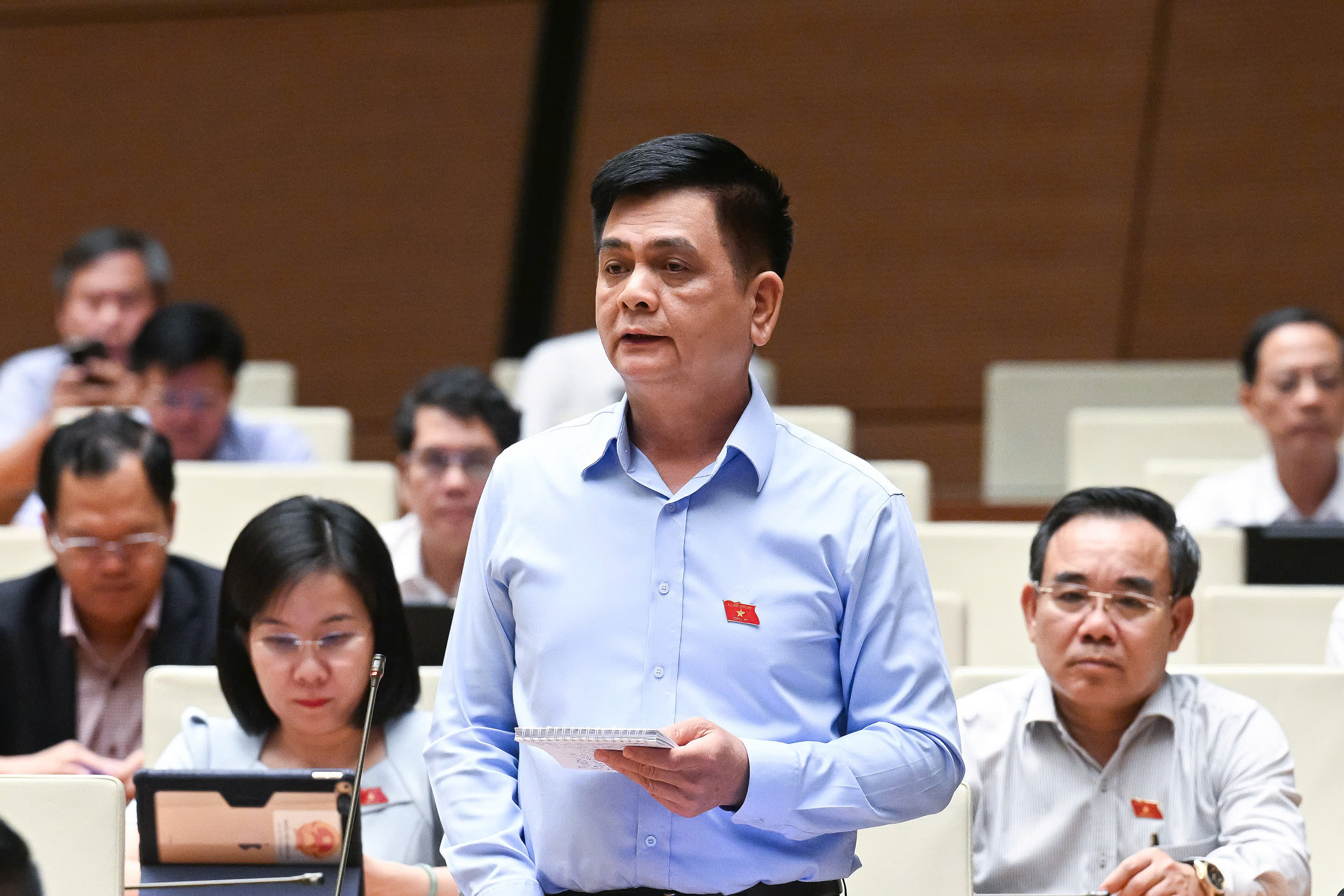 ĐBQH: C&acirc;n nhắc buộc người nước ngo&agrave;i muốn nhập tịch phải c&oacute; t&ecirc;n tiếng Việt- Ảnh 1.