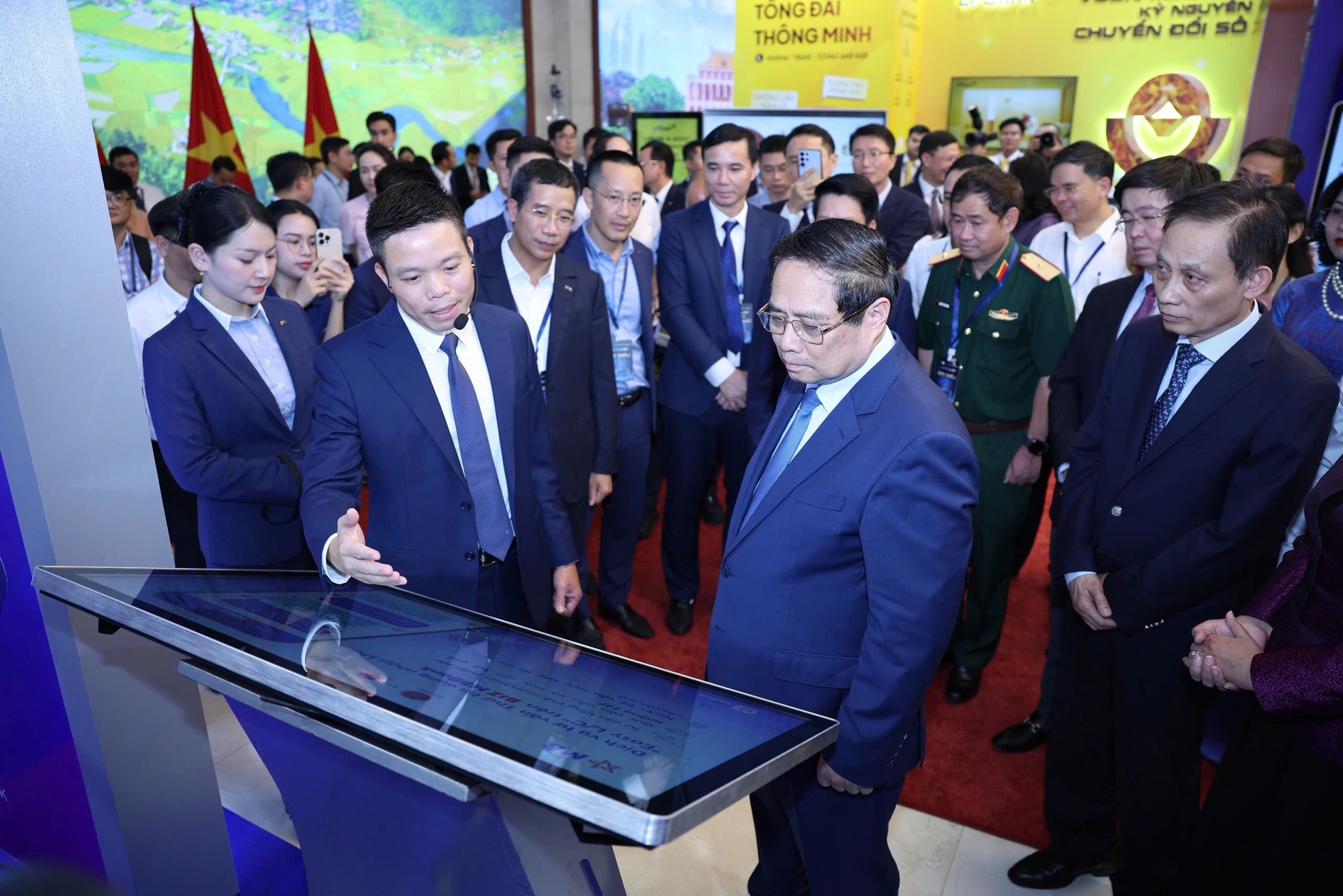 Biz MBBank - t&agrave;i ch&iacute;nh doanh nghiệp to&agrave;n diện MB mang đến sự kiện Ng&agrave;y chuyển đổi số 2025- Ảnh 2.