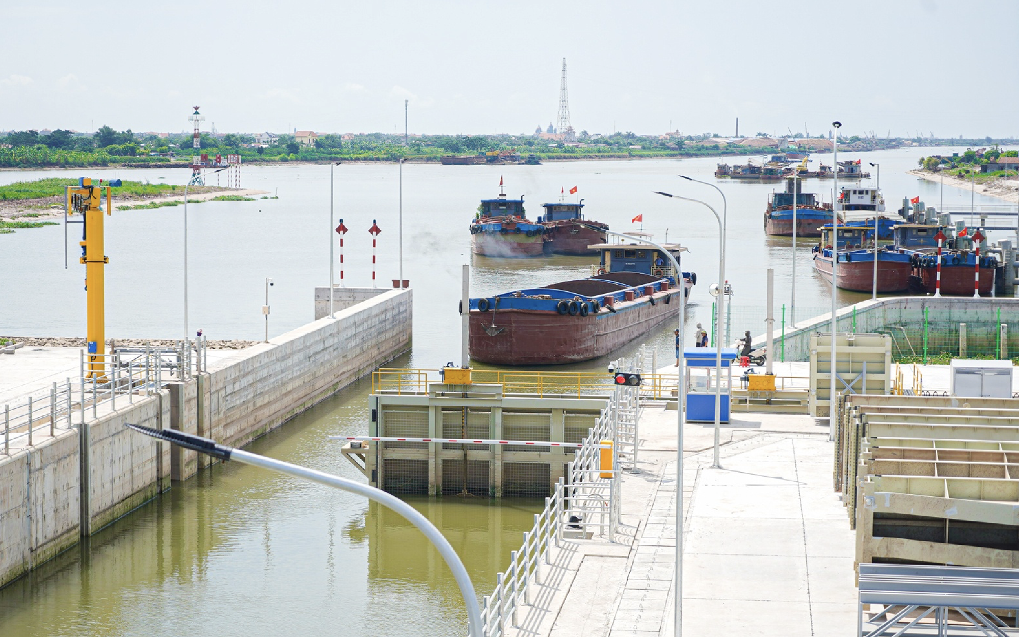 Bình Định phân luồng 3 tuyến thủy nội địa, siết chặt an toàn giao thông du lịch biển- Ảnh 3. Sẽ phân cấp, phân quyền triệt để cho địa phương quản lý luồng đường thủy nội địa