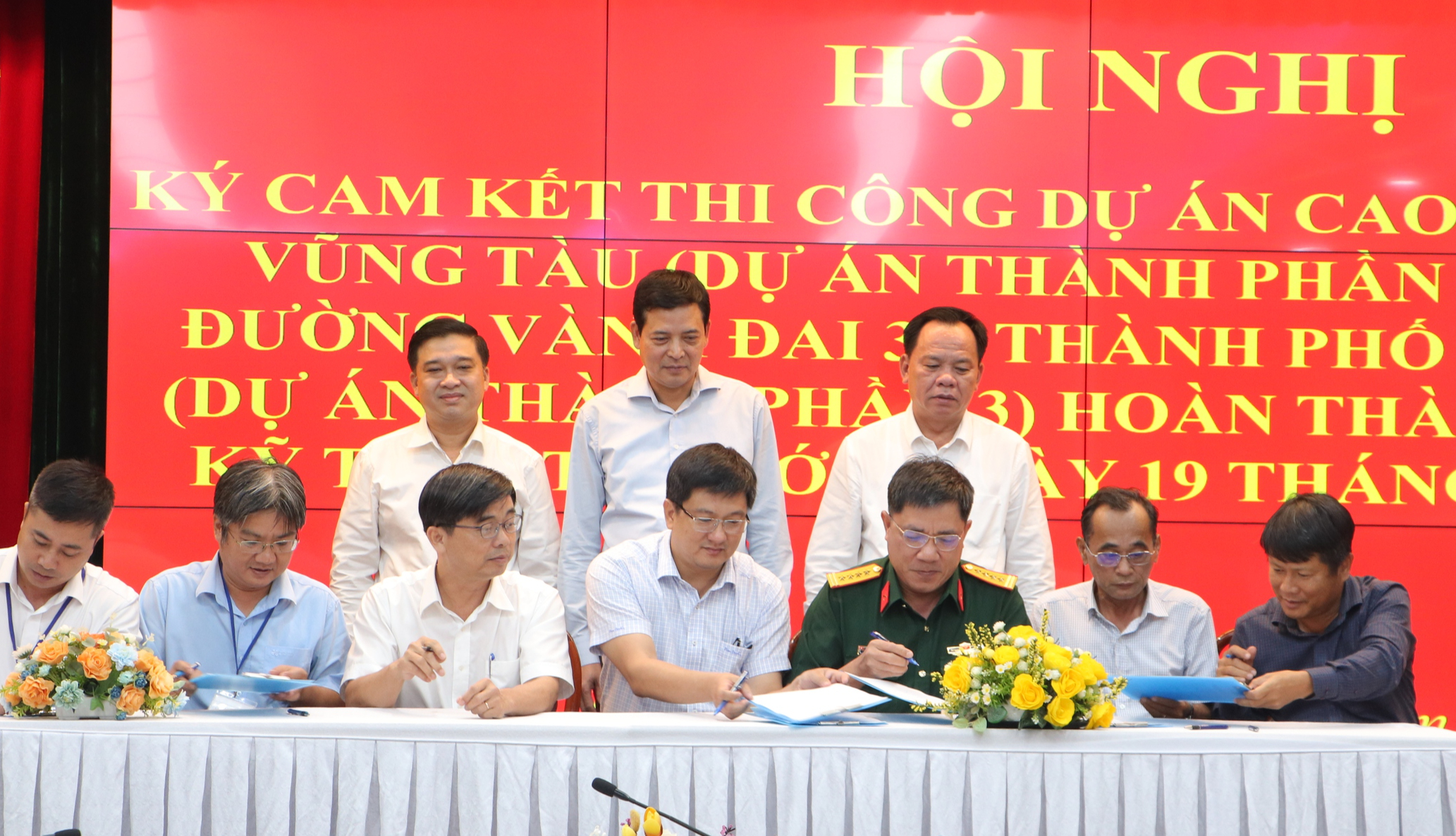 Nỗ lực tăng ca k&iacute;p kịp th&ocirc;ng xe kỹ thuật cao tốc v&agrave; V&agrave;nh đai 3 qua Đồng Nai trước 19/12- Ảnh 2.