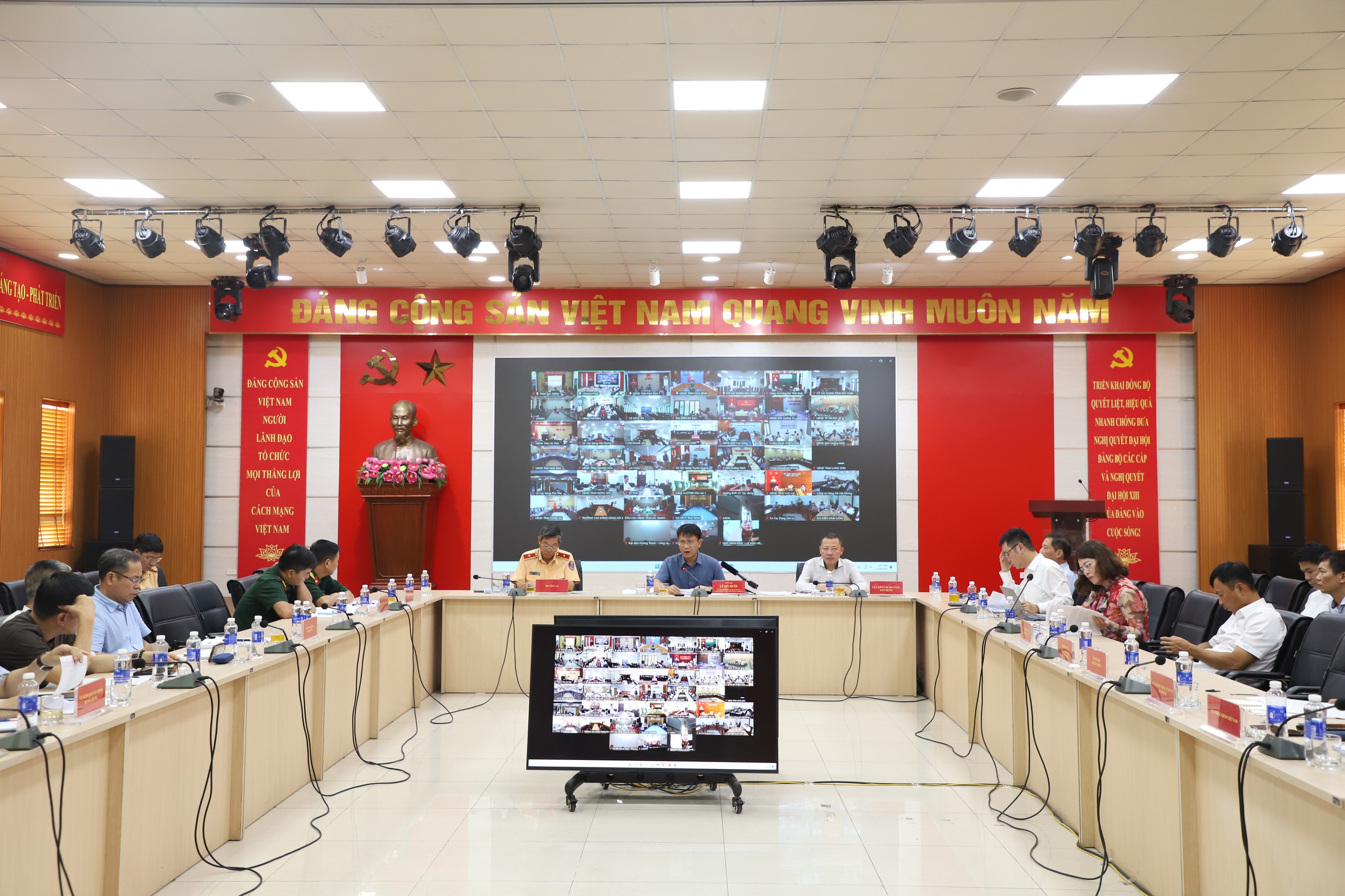 Sẽ ph&acirc;n cấp, ph&acirc;n quyền triệt để cho địa phương quản l&yacute; luồng đường thủy nội địa- Ảnh 2.