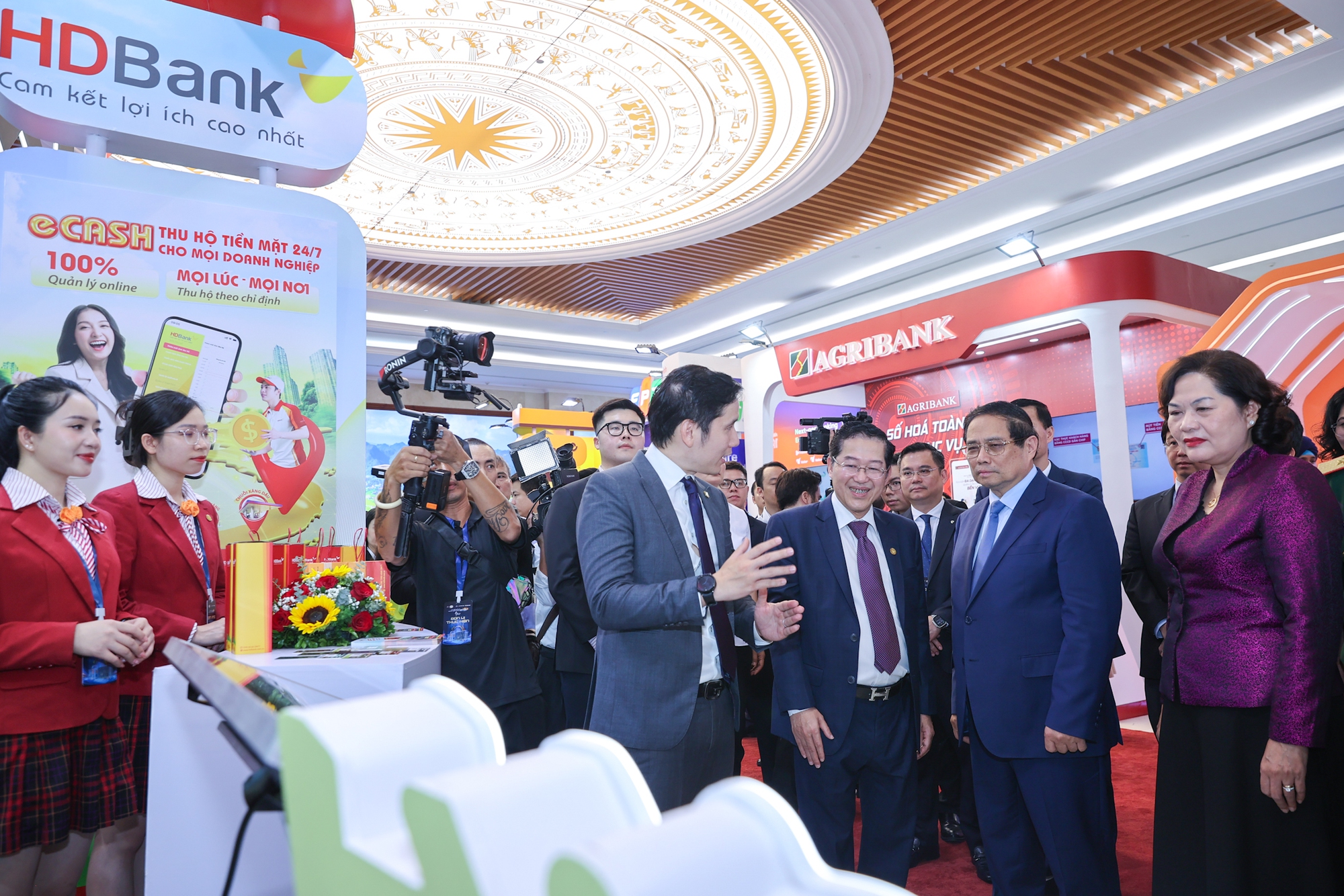 Thủ tướng: Triển khai Chương trình tín dụng 500.000 tỷ đồng với tinh thần "đã nói là làm"- Ảnh 2. Thủ tướng: Triển khai Chương trình tín dụng 500.000 tỷ đồng với tinh thần "đã nói là làm"- Ảnh 2.