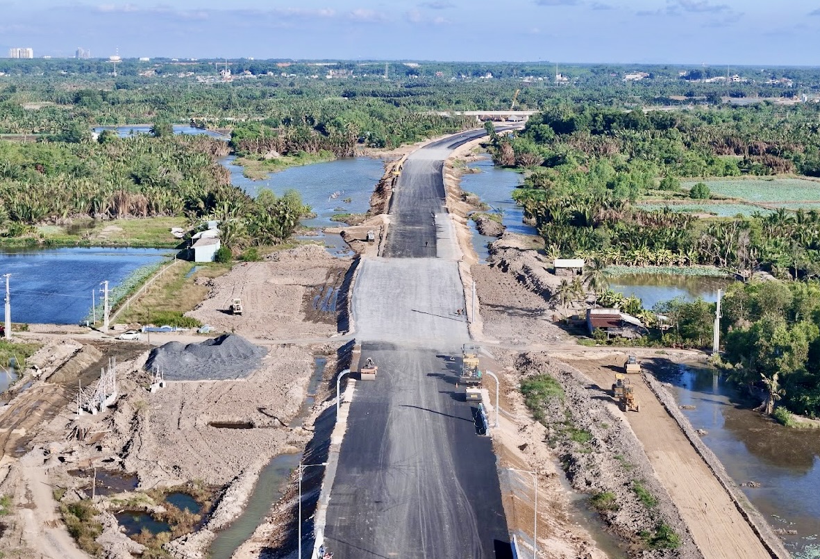 Chạy đua thời tiết đưa dự án Vành đai 3 TP.HCM qua Đồng Nai cán đích trước 19/12- Ảnh 9. Chạy đua thời tiết đưa dự án Vành đai 3 TP.HCM qua Đồng Nai cán đích trước 19/12- Ảnh 9.
