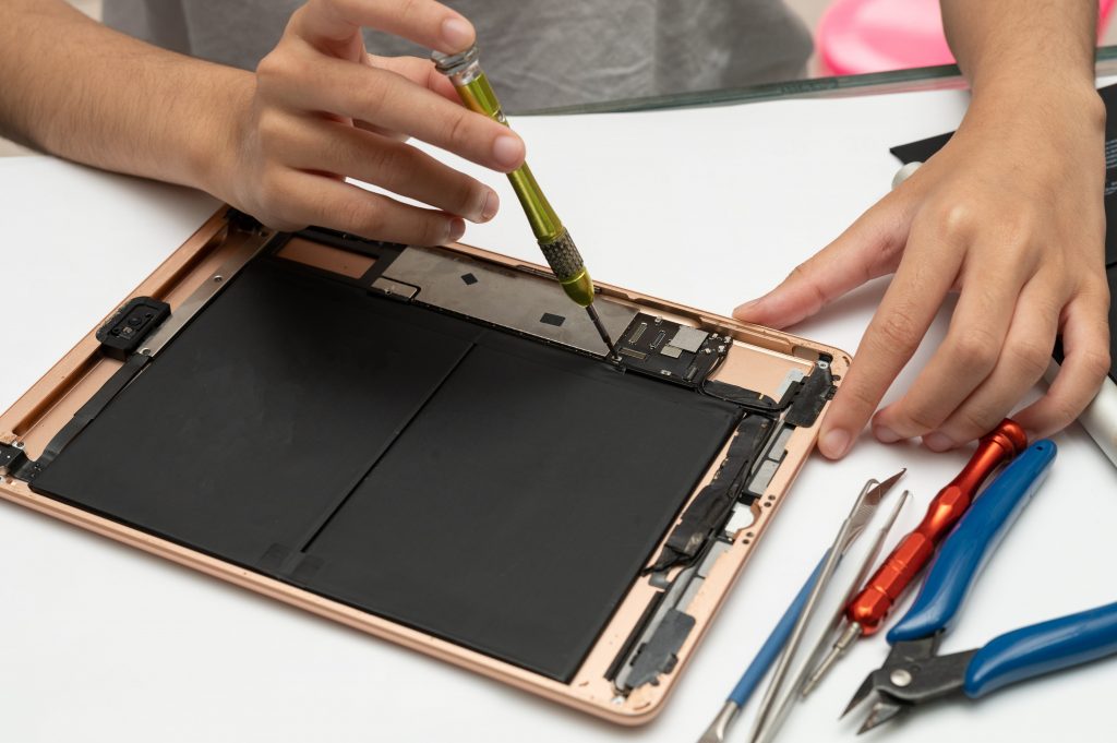 Apple hỗ trợ người d&ugrave;ng iPad tự sửa chữa thiết bị tại nh&agrave;- Ảnh 1.