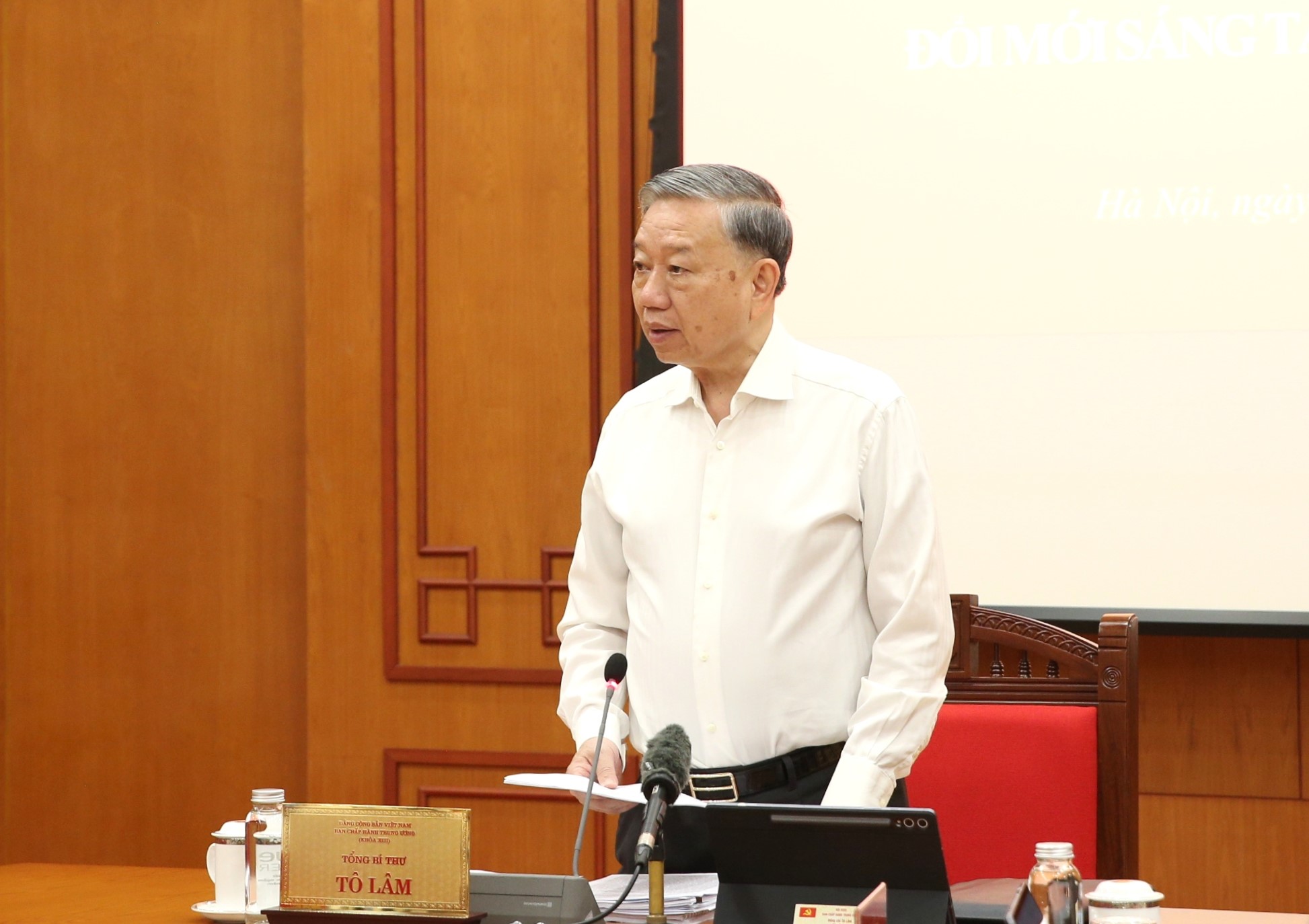 Tổng B&iacute; thư T&ocirc; L&acirc;m: Kh&ocirc;ng c&oacute; khoa học c&ocirc;ng nghệ sẽ kh&ocirc;ng c&oacute; tăng trưởng 2 con số- Ảnh 1.