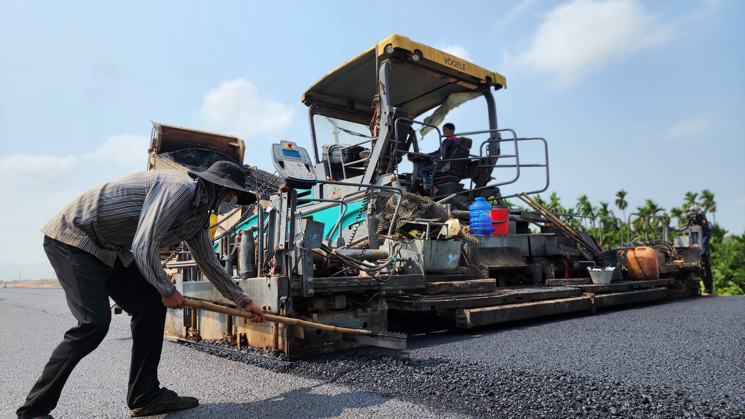 Nh&agrave; thầu dốc to&agrave;n lực ho&agrave;n thiện cao tốc Quảng Ng&atilde;i - Ho&agrave;i Nhơn- Ảnh 3.