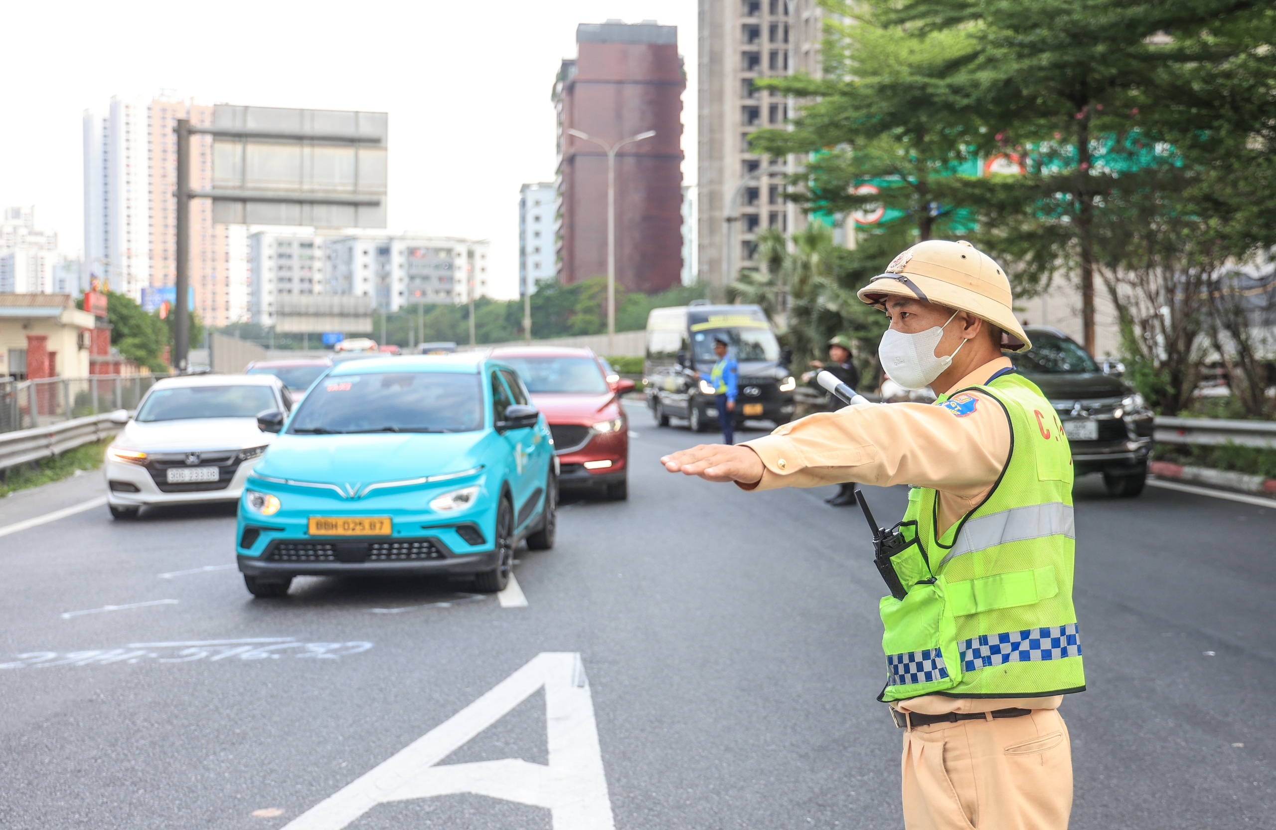 Người d&acirc;n trở lại Thủ đ&ocirc; sớm, cao tốc Ph&aacute;p V&acirc;n - Cầu Giẽ &ugrave;n ứ k&eacute;o d&agrave;i- Ảnh 7.