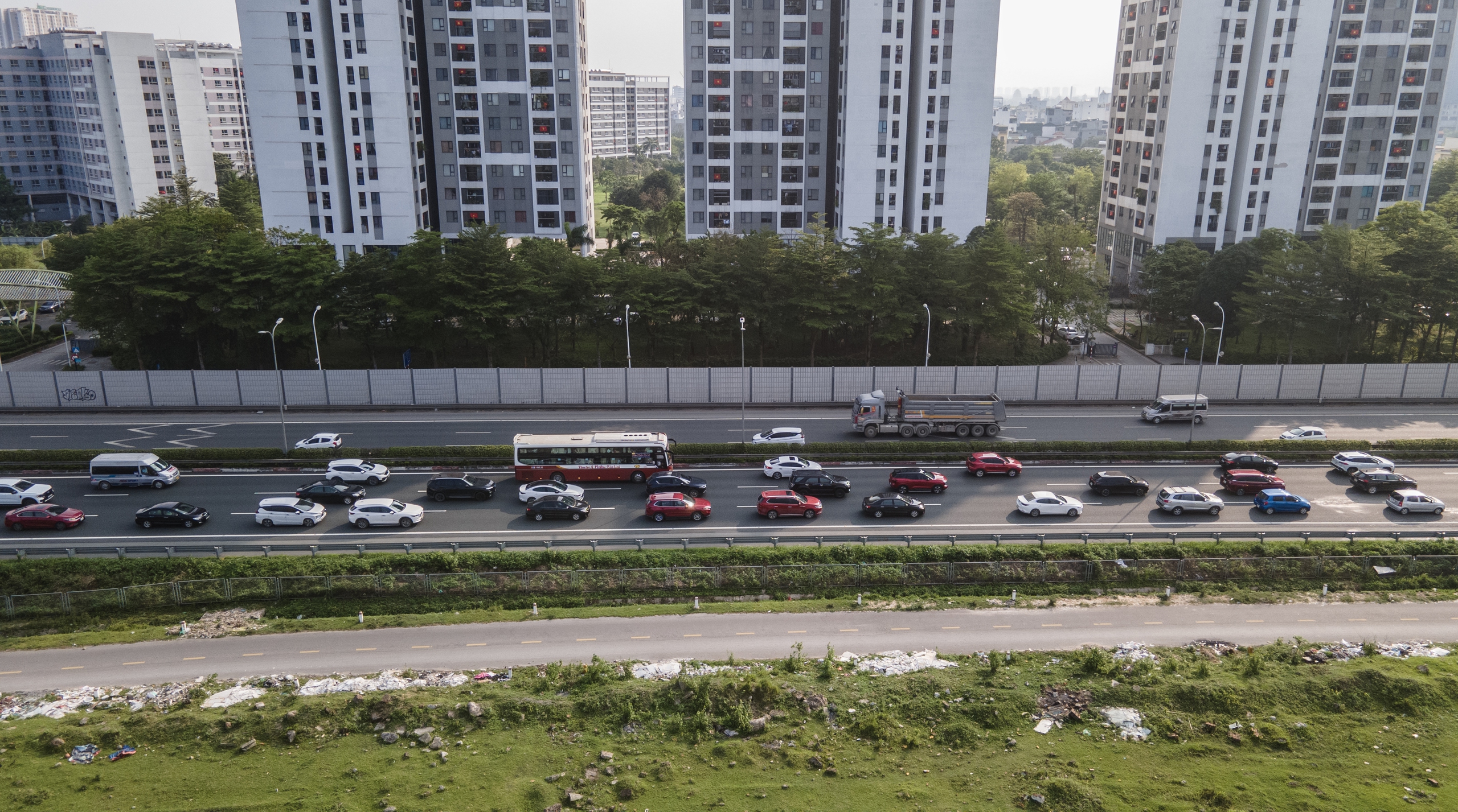 Người d&acirc;n trở lại Thủ đ&ocirc; sớm, cao tốc Ph&aacute;p V&acirc;n - Cầu Giẽ &ugrave;n ứ k&eacute;o d&agrave;i- Ảnh 3.