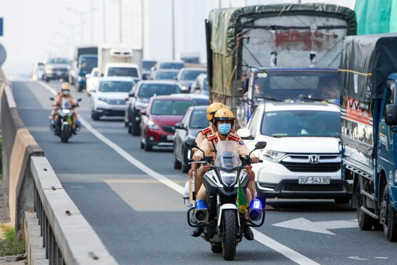 Tai nạn giao th&ocirc;ng v&agrave; số người bị xử phạt đều giảm trong ng&agrave;y nghỉ lễ thứ 4- Ảnh 2.