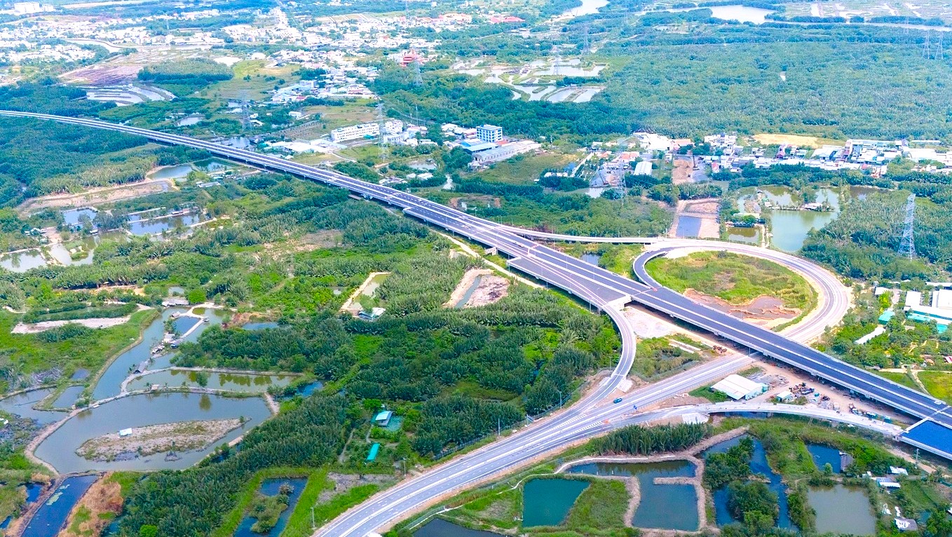 VEC n&oacute;i về sự cần thiết thu ph&iacute; cao tốc Bến Lức - Long Th&agrave;nh- Ảnh 1.