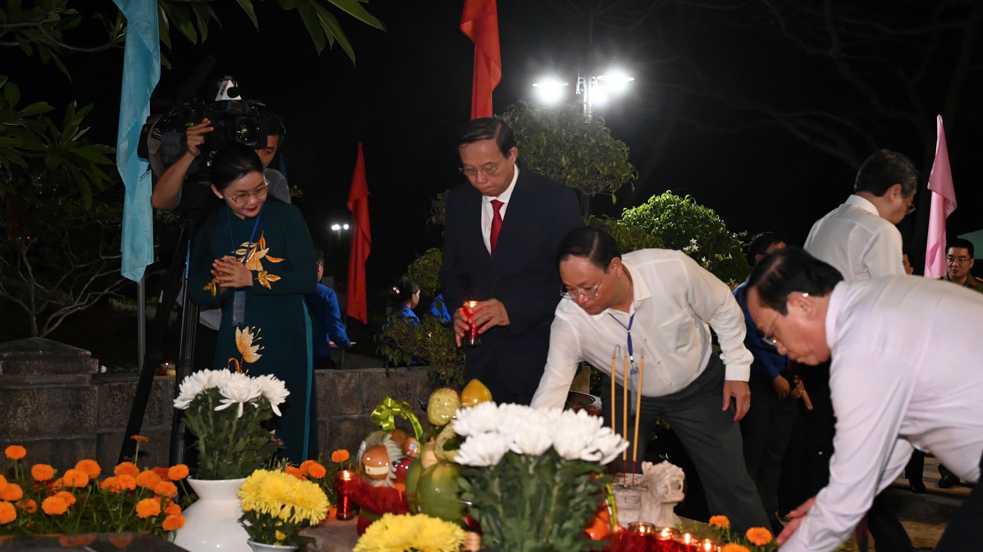 50 năm giải ph&oacute;ng, C&ocirc;n Đảo rực s&aacute;ng đ&ecirc;m tri &acirc;n- Ảnh 8.