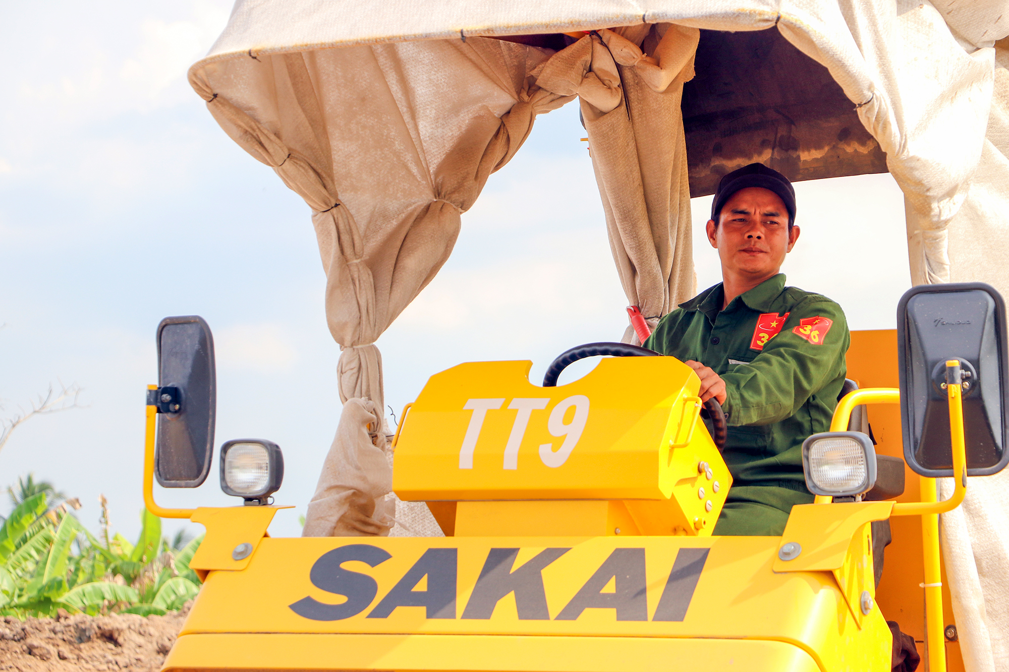 T&acirc;m t&igrave;nh những người b&aacute;m c&ocirc;ng trường cao tốc Cần Thơ - C&agrave; Mau xuy&ecirc;n lễ- Ảnh 3.