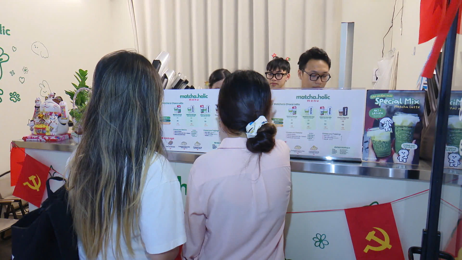 Thị trường đồ uống chuyển m&igrave;nh "ngon, bổ, rẻ" theo khẩu vị giới trẻ- Ảnh 2.