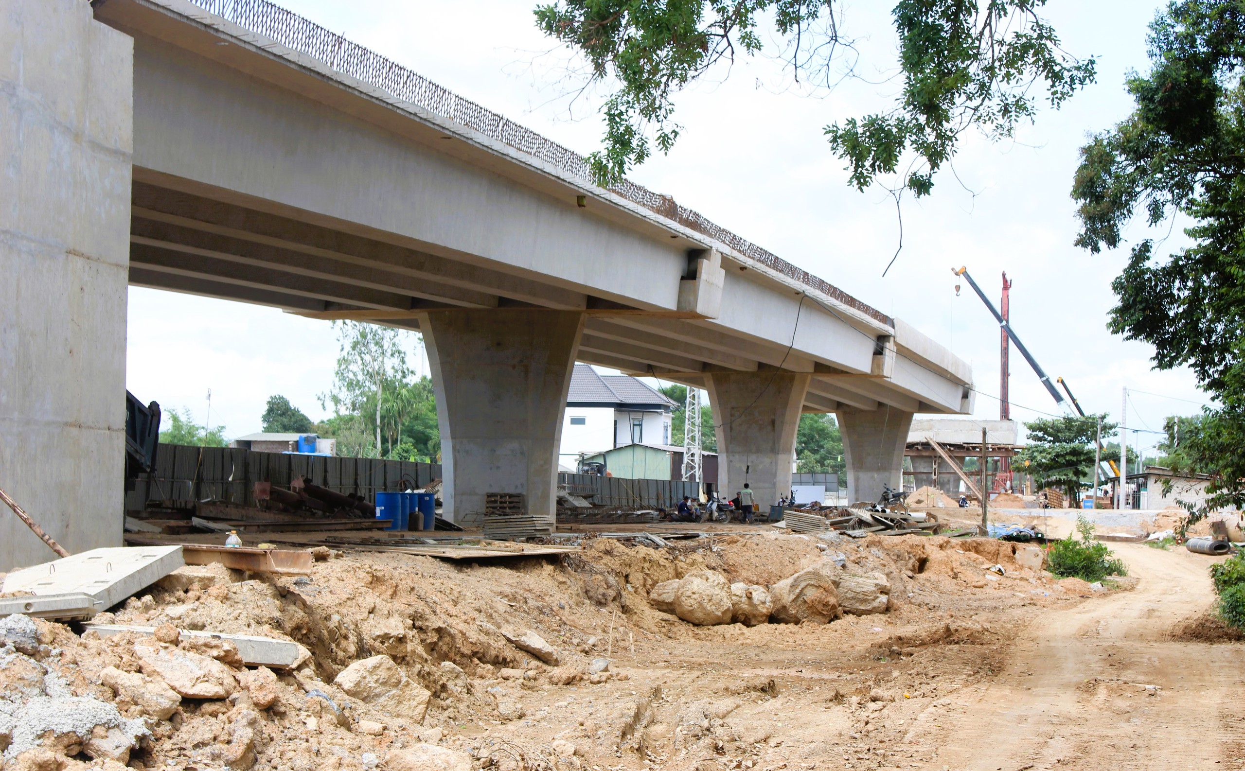 Cận cảnh 3 cầu vượt n&uacute;t giao cao tốc Vạn Ninh - Cam Lộ bứt ph&aacute; tiến độ sau khi c&oacute; mặt bằng- Ảnh 8.