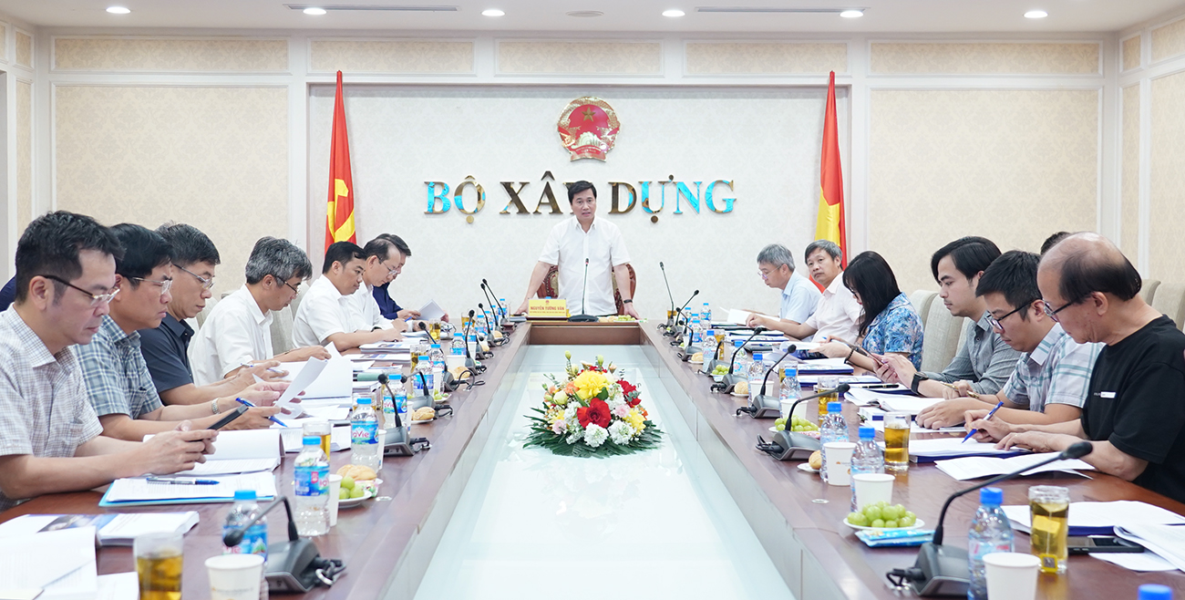 To&agrave;n cảnh Hội nghị thẩm định Nhiệm vụ Quy hoạch chung x&acirc;y dựng Khu kinh tế ven biển ph&iacute;a Nam Hải Ph&ograve;ng đến năm 2045.