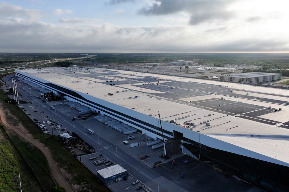 &Ocirc;ng Trump y&ecirc;u cầu c&aacute;c h&atilde;ng &ocirc; t&ocirc; phải sản xuất to&agrave;n bộ xe v&agrave; linh kiện tại Mỹ- Ảnh 1.