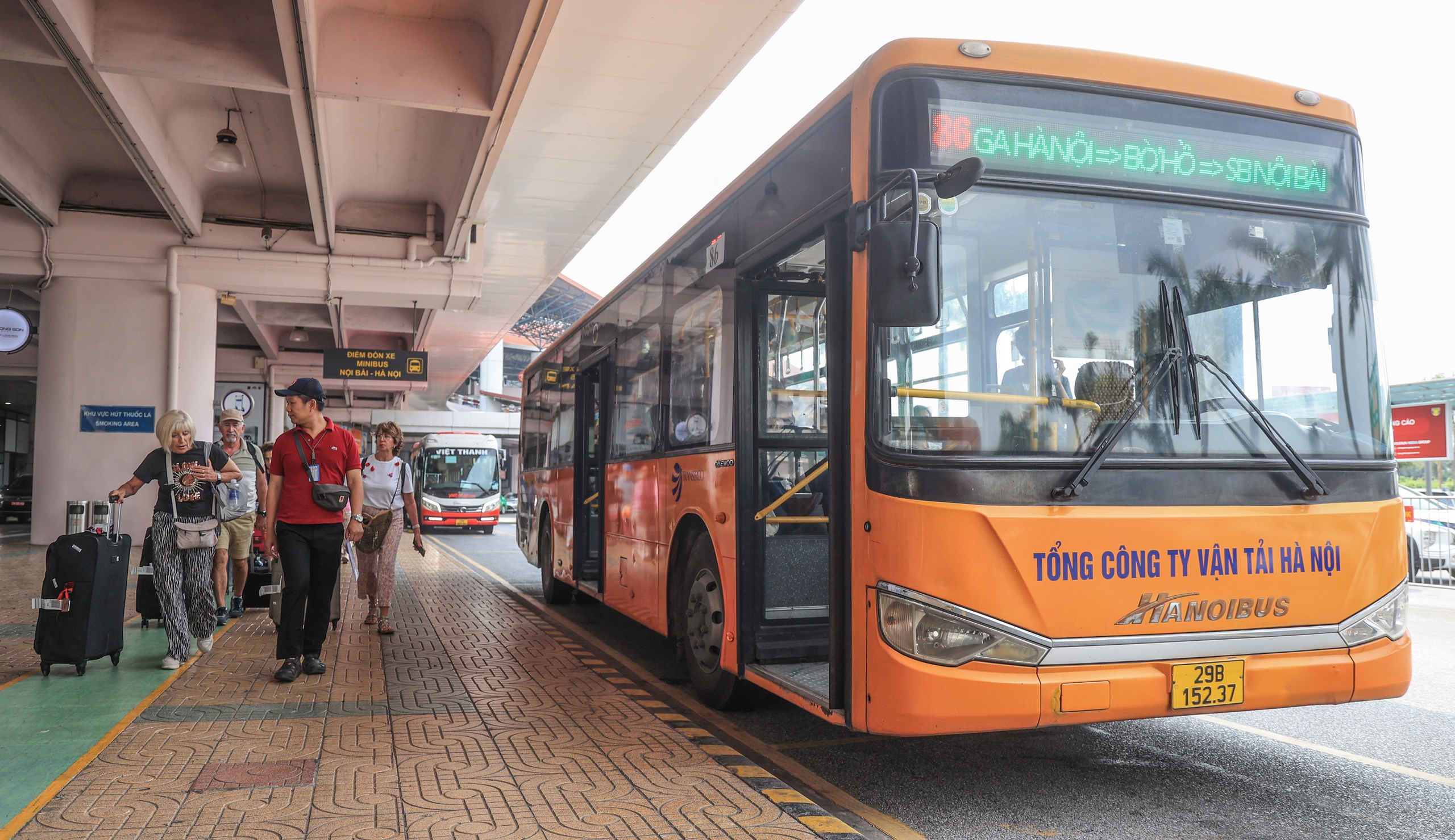 S&acirc;n bay Nội B&agrave;i nườm nượp kh&aacute;ch ng&agrave;y cuối nghỉ lễ 30/4- Ảnh 13.