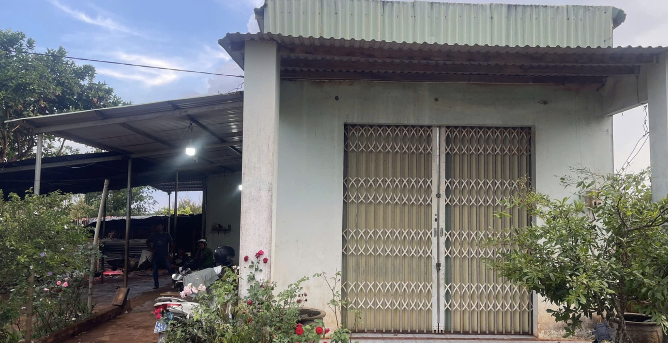 Ba mẹ con tử vong trong căn nh&agrave; kh&oacute;a tr&aacute;i cửa ở Gia Lai- Ảnh 1.