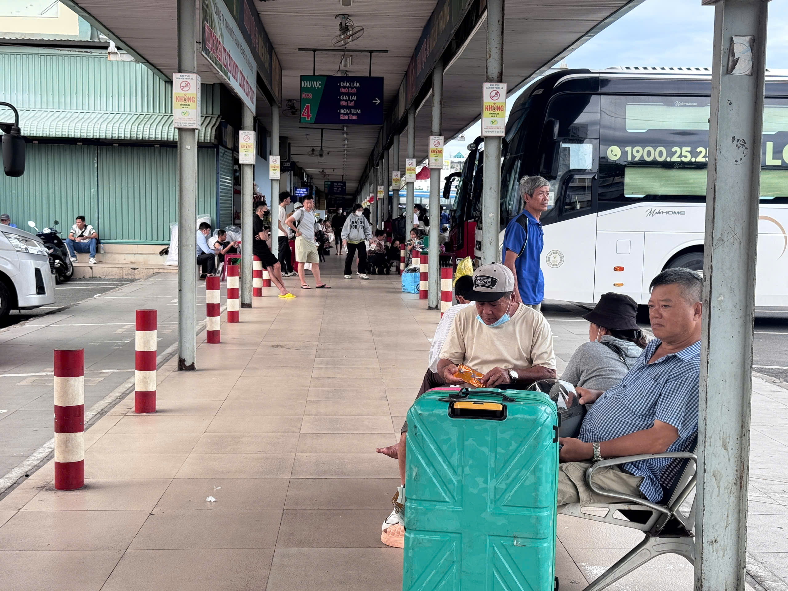 Đường sá TP.HCM thông thoáng bất ngờ trong ngày nghỉ lễ cuối cùng- Ảnh 7. Đường sá TP.HCM thông thoáng bất ngờ trong ngày nghỉ lễ cuối cùng- Ảnh 7.