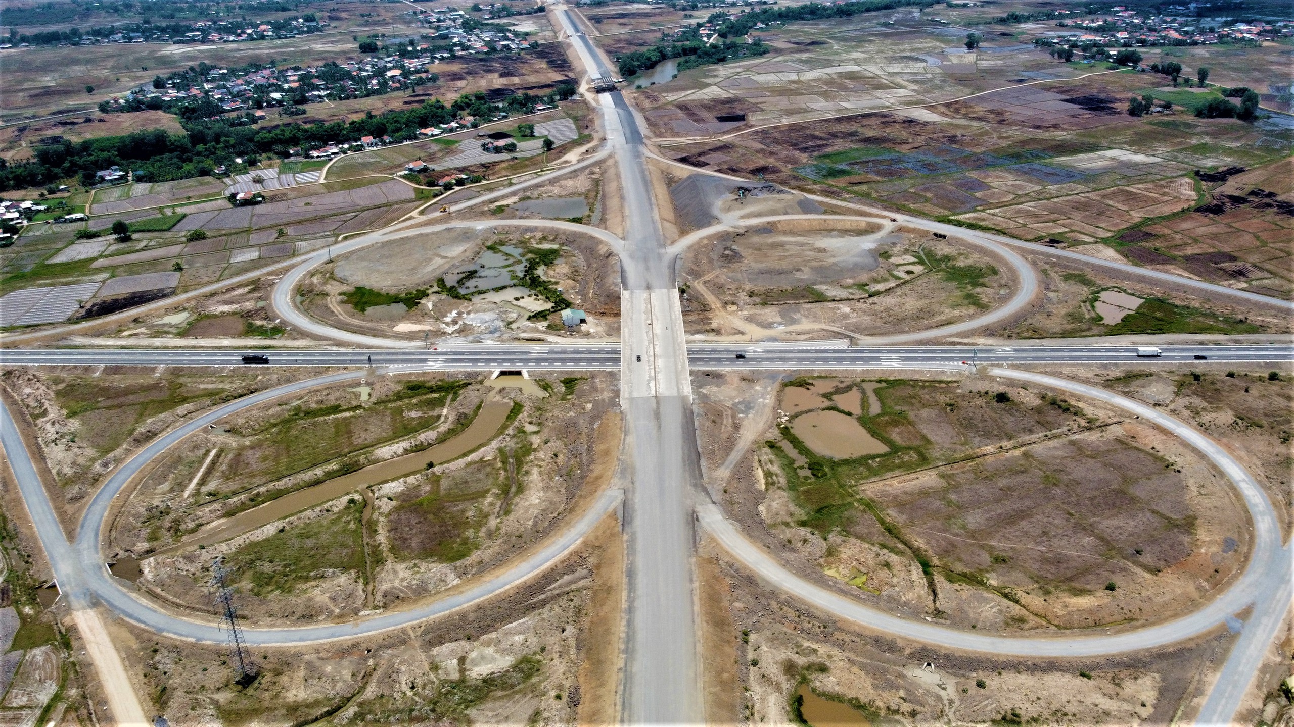Thi c&ocirc;ng xuy&ecirc;n rừng, xuy&ecirc;n lễ tr&ecirc;n cao tốc Kh&aacute;nh H&ograve;a - Bu&ocirc;n Ma Thuột- Ảnh 17.