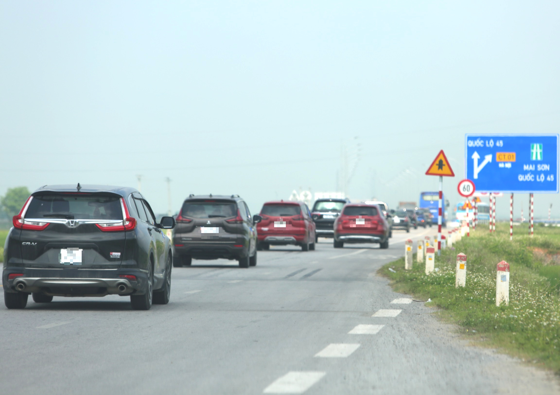 Cao tốc, quốc lộ qua Thanh H&oacute;a đ&ocirc;ng đ&uacute;c ng&agrave;y cuối kỳ nghỉ lễ- Ảnh 1.