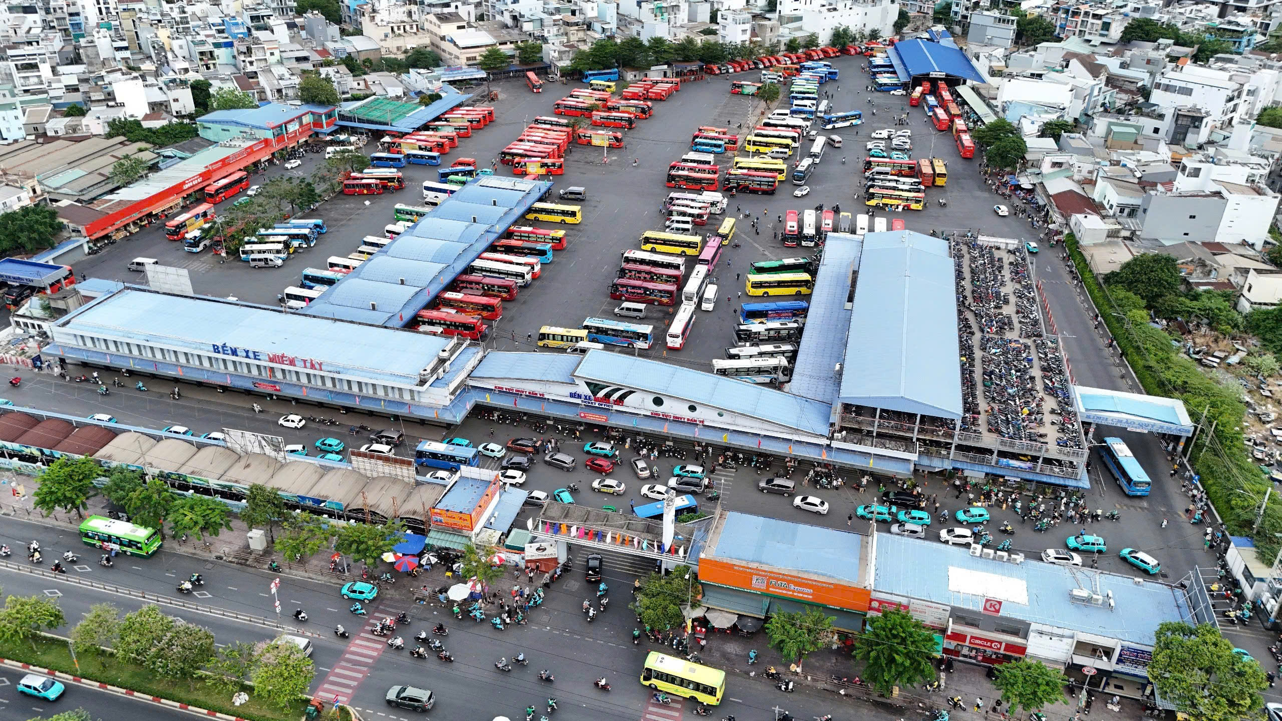 Đường sá TP.HCM thông thoáng bất ngờ trong ngày nghỉ lễ cuối cùng- Ảnh 3. Đường sá TP.HCM thông thoáng bất ngờ trong ngày nghỉ lễ cuối cùng- Ảnh 3.