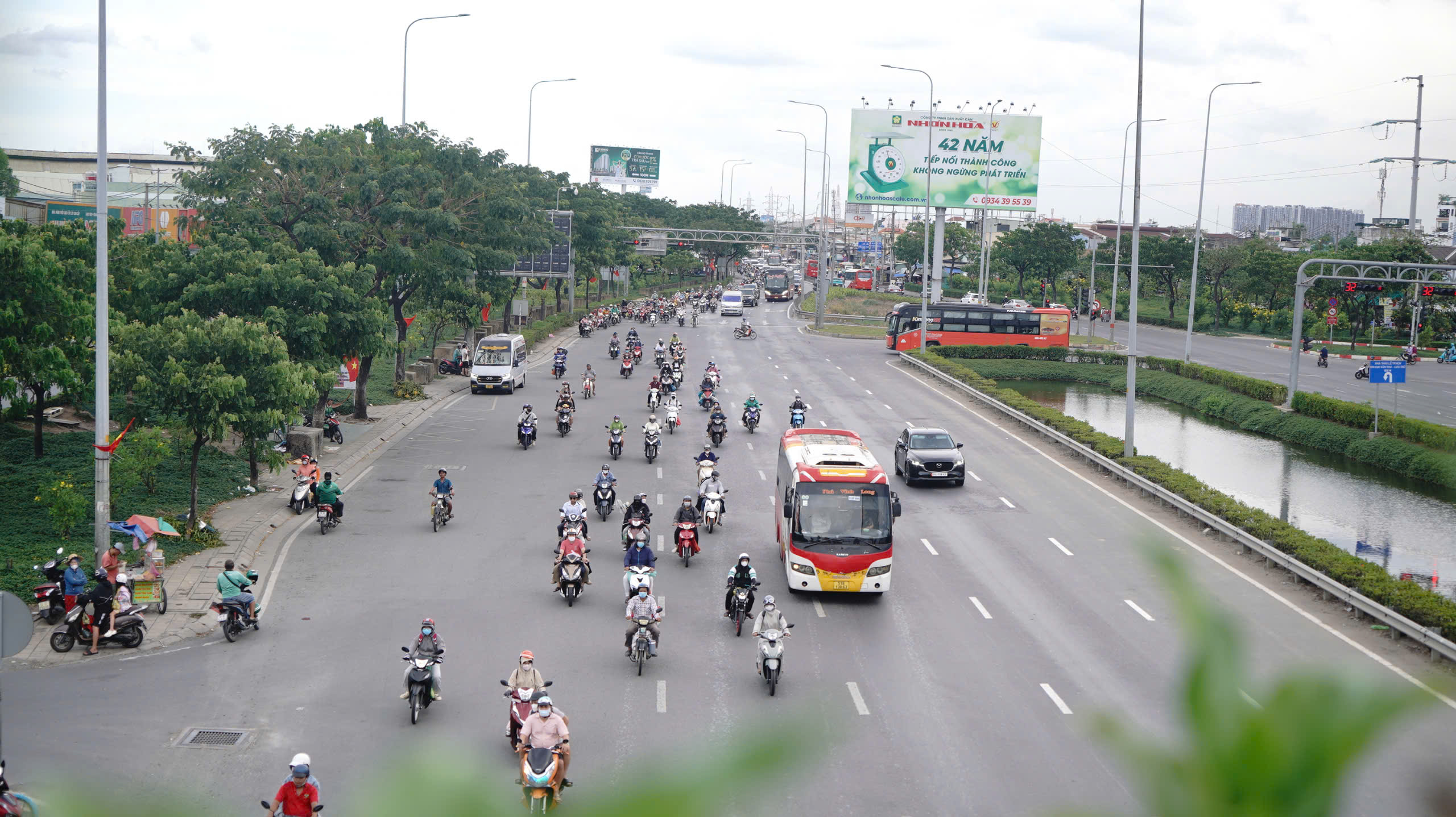 Đường sá TP.HCM thông thoáng bất ngờ trong ngày nghỉ lễ cuối cùng- Ảnh 4. Đường sá TP.HCM thông thoáng bất ngờ trong ngày nghỉ lễ cuối cùng- Ảnh 4.