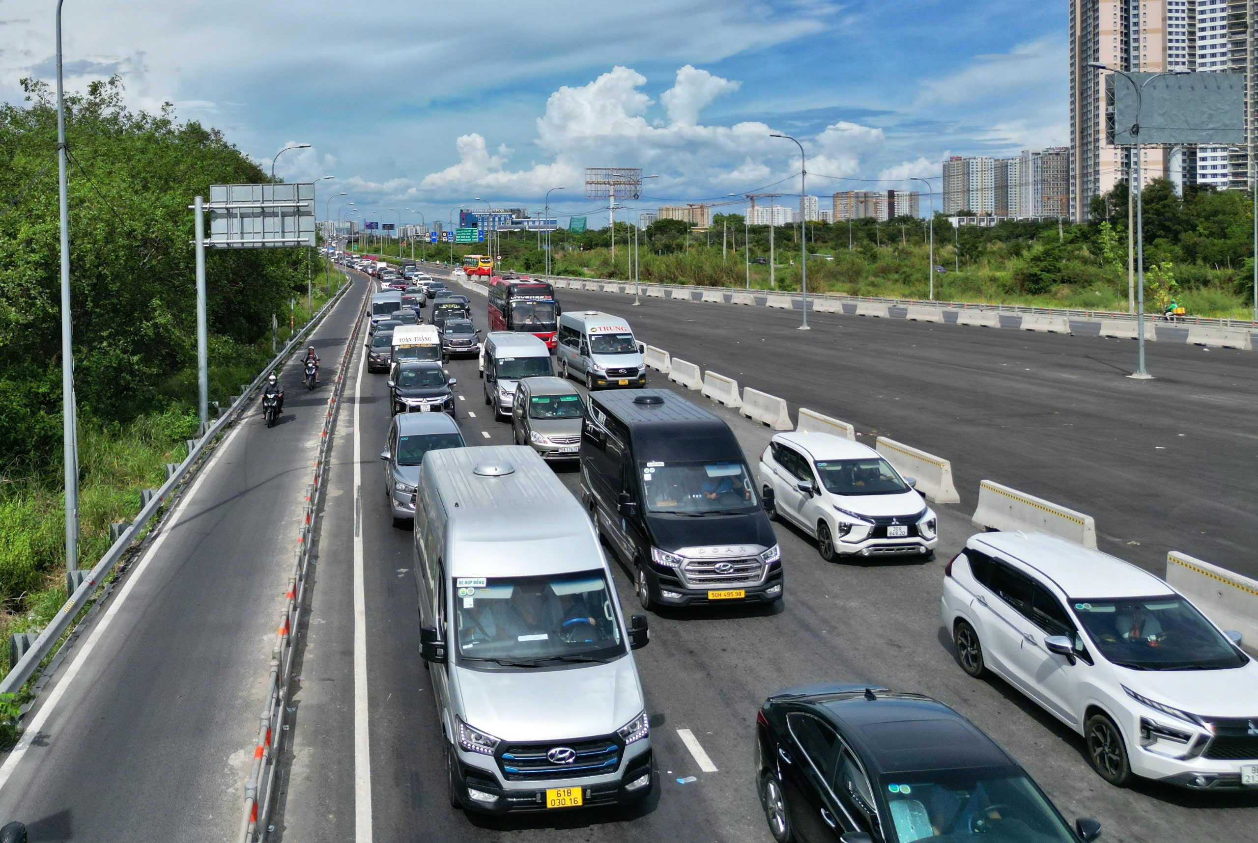 Đường sá TP.HCM thông thoáng bất ngờ trong ngày nghỉ lễ cuối cùng- Ảnh 5. Đường sá TP.HCM thông thoáng bất ngờ trong ngày nghỉ lễ cuối cùng- Ảnh 5.