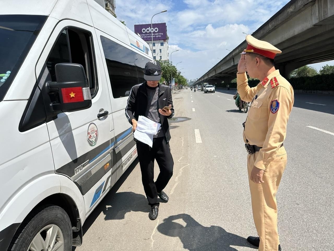 CSGT lý giải tai nạn giao thông giảm nhiều trong dịp nghỉ lễ 30/4 - 1/5- Ảnh 3. CSGT lý giải tai nạn giao thông giảm nhiều trong dịp nghỉ lễ 30/4 - 1/5- Ảnh 3.