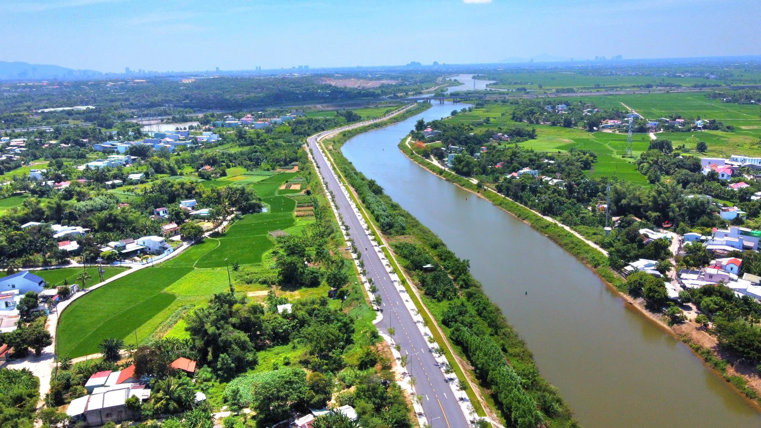 Sở X&acirc;y dựng Đ&agrave; Nẵng vừa được giao quản l&yacute; những c&ocirc;ng tr&igrave;nh giao th&ocirc;ng n&agrave;o?- Ảnh 1.