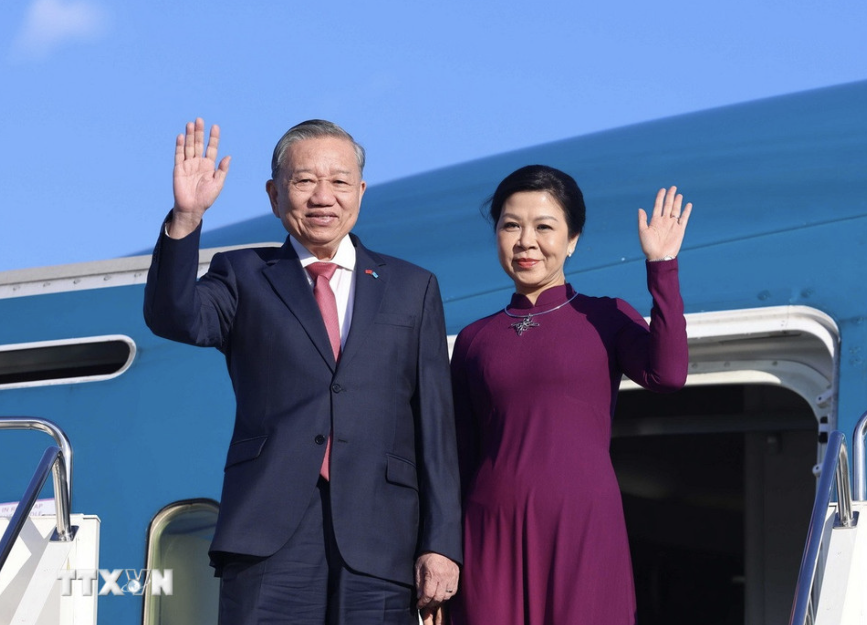 Tổng B&iacute; thư T&ocirc; L&acirc;m v&agrave; Phu nh&acirc;n bắt đầu thăm cấp Nh&agrave; nước Cộng h&ograve;a Kazakhstan- Ảnh 2.