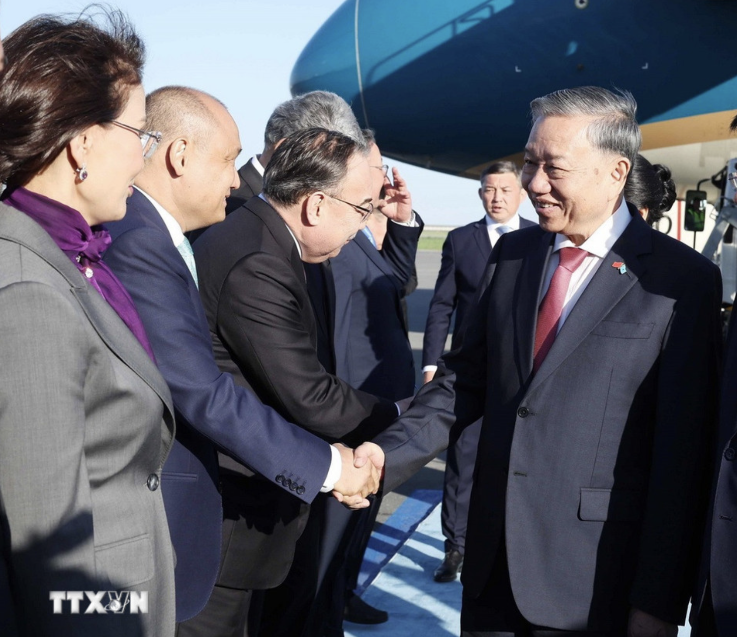 Tổng B&iacute; thư T&ocirc; L&acirc;m v&agrave; Phu nh&acirc;n bắt đầu thăm cấp Nh&agrave; nước Cộng h&ograve;a Kazakhstan- Ảnh 5.