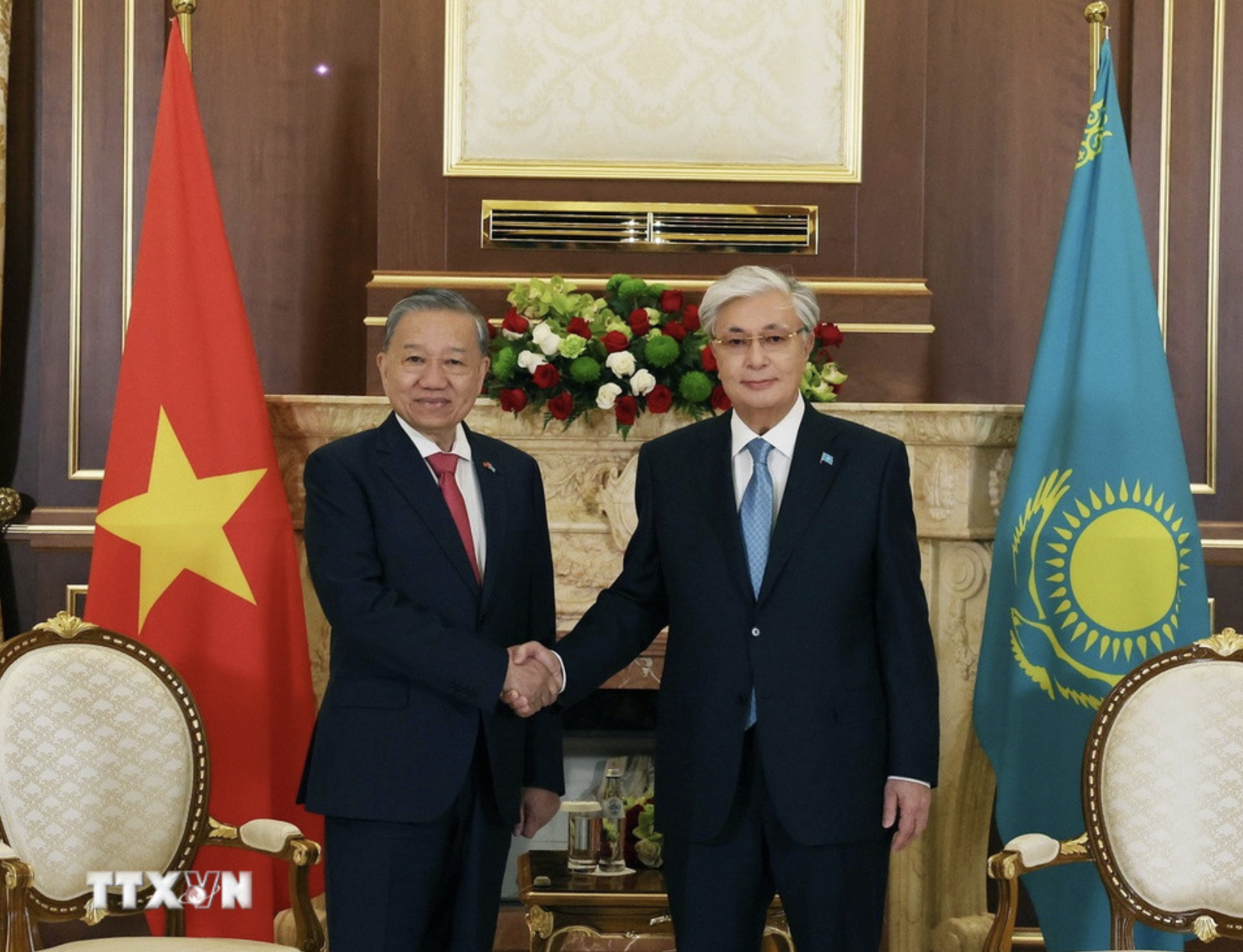 Tổng B&iacute; thư T&ocirc; L&acirc;m v&agrave; Phu nh&acirc;n bắt đầu thăm cấp Nh&agrave; nước Cộng h&ograve;a Kazakhstan- Ảnh 6.