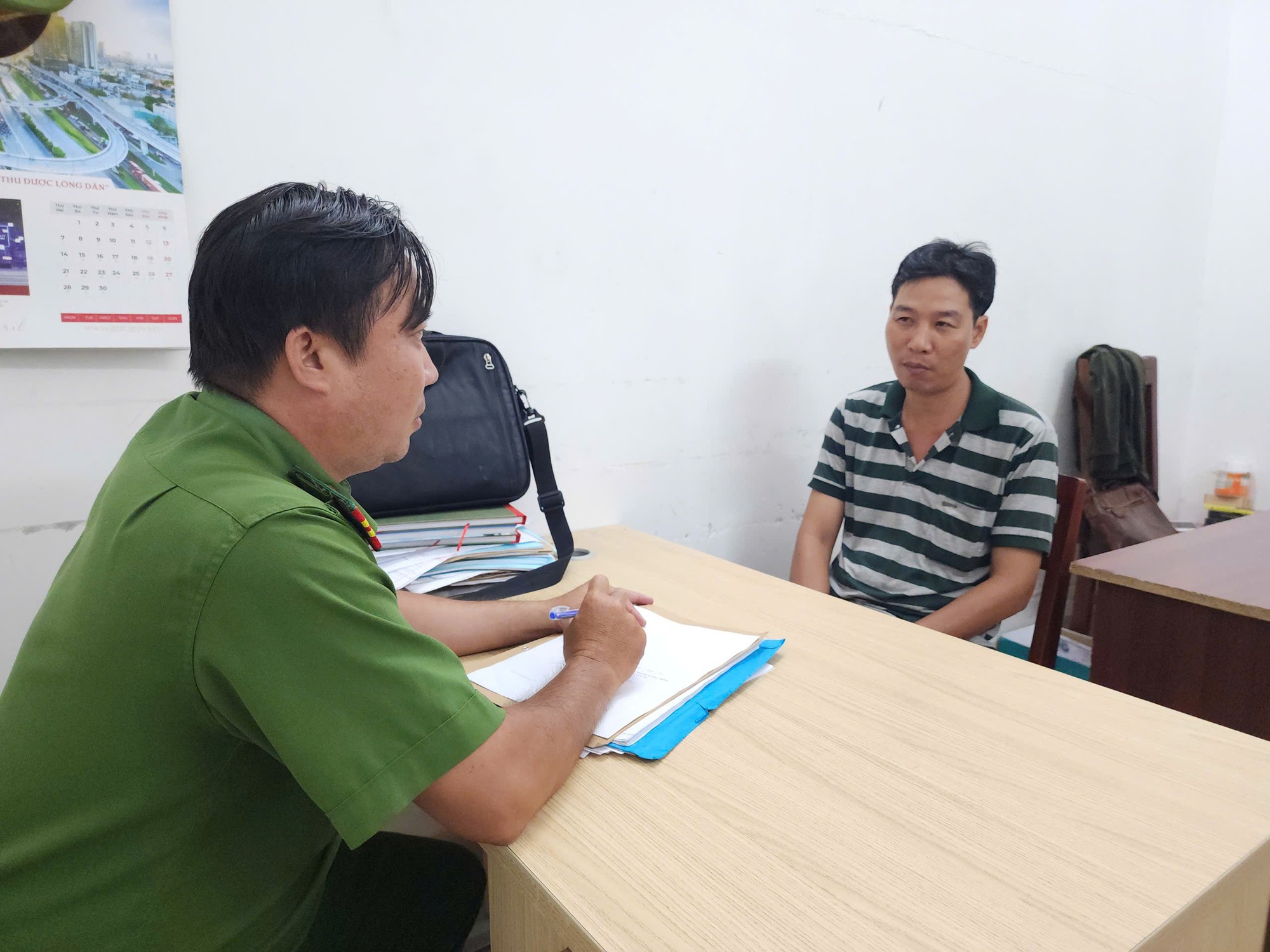 Triệu tập người chặn đầu xe, đập ph&aacute; &ocirc; t&ocirc; tr&ecirc;n đường ở Cần Thơ- Ảnh 1.
