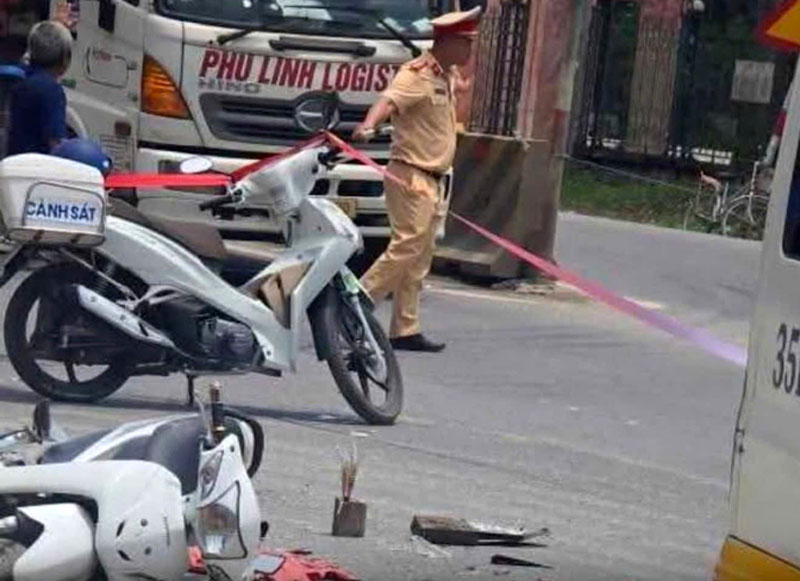 Hiện trường vụ TNGT khiến hai b&agrave; ch&aacute;u tử vong.