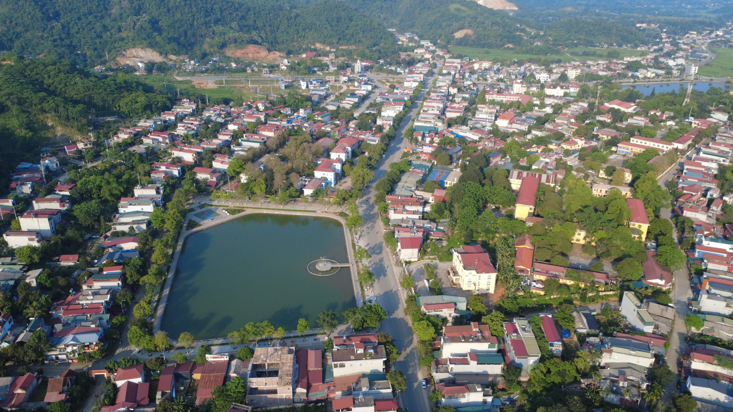 Thi c&ocirc;ng "3 ca 4 k&iacute;p" đưa đường ngh&igrave;n tỷ nối L&agrave;o Cai - Lai Ch&acirc;u về đ&iacute;ch 30/6- Ảnh 14.