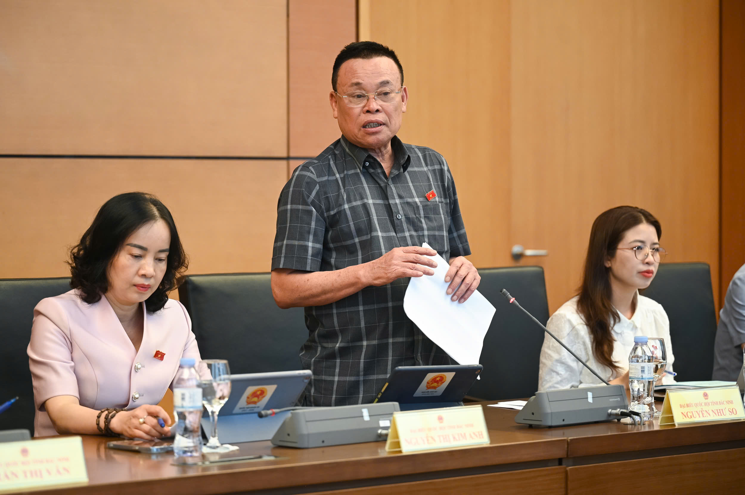 Từ vụ sữa giả: Cần l&agrave;m g&igrave; để người ti&ecirc;u d&ugrave;ng kh&ocirc;ng "ngậm đắng nuốt cay"?- Ảnh 1.