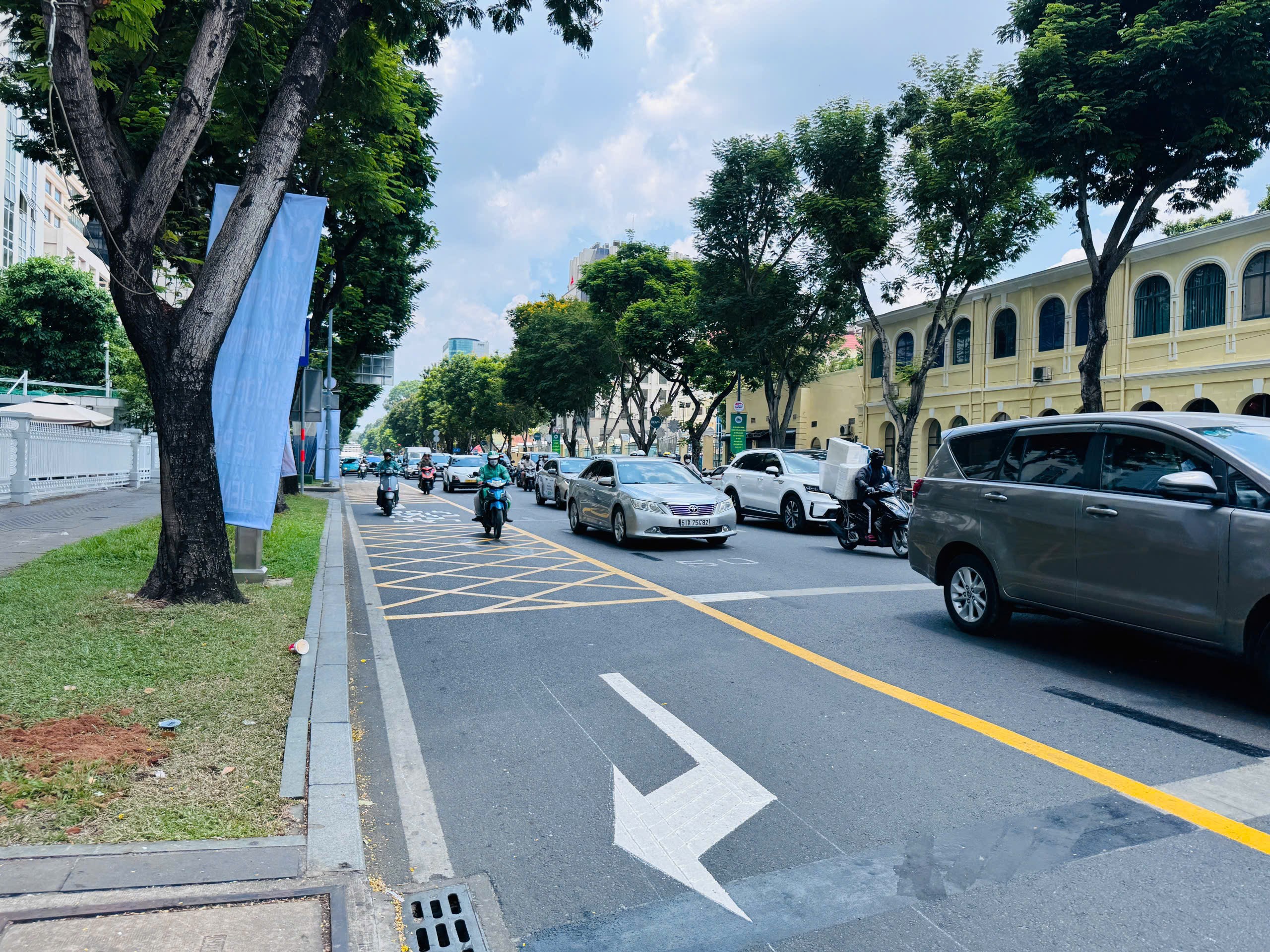 TP.HCM kẻ th&ecirc;m vạch mắt v&otilde;ng ở giao lộ L&ecirc; Duẩn - T&ocirc;n Đức Thắng- Ảnh 5.