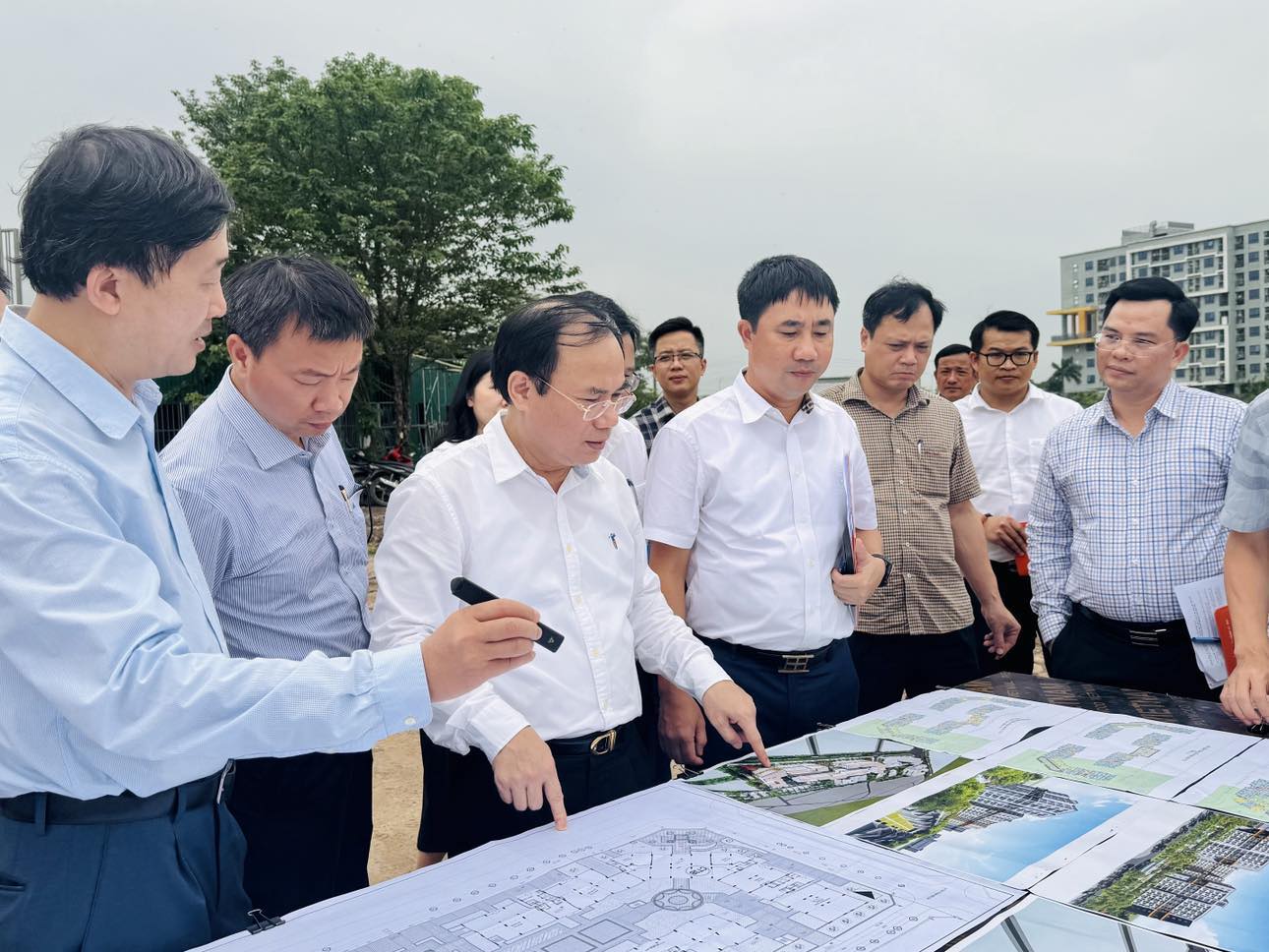 Thứ trưởng Nguyễn Văn Sinh thị s&aacute;t, đốc th&uacute;c 6 dự &aacute;n nh&agrave; ở x&atilde; hội tại H&agrave; Nội- Ảnh 3.