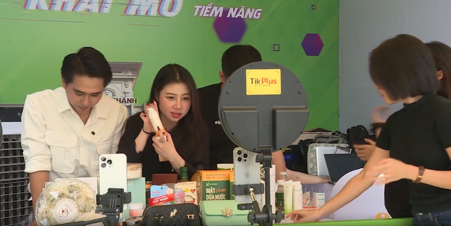 Thương mại điện tử hết thời 