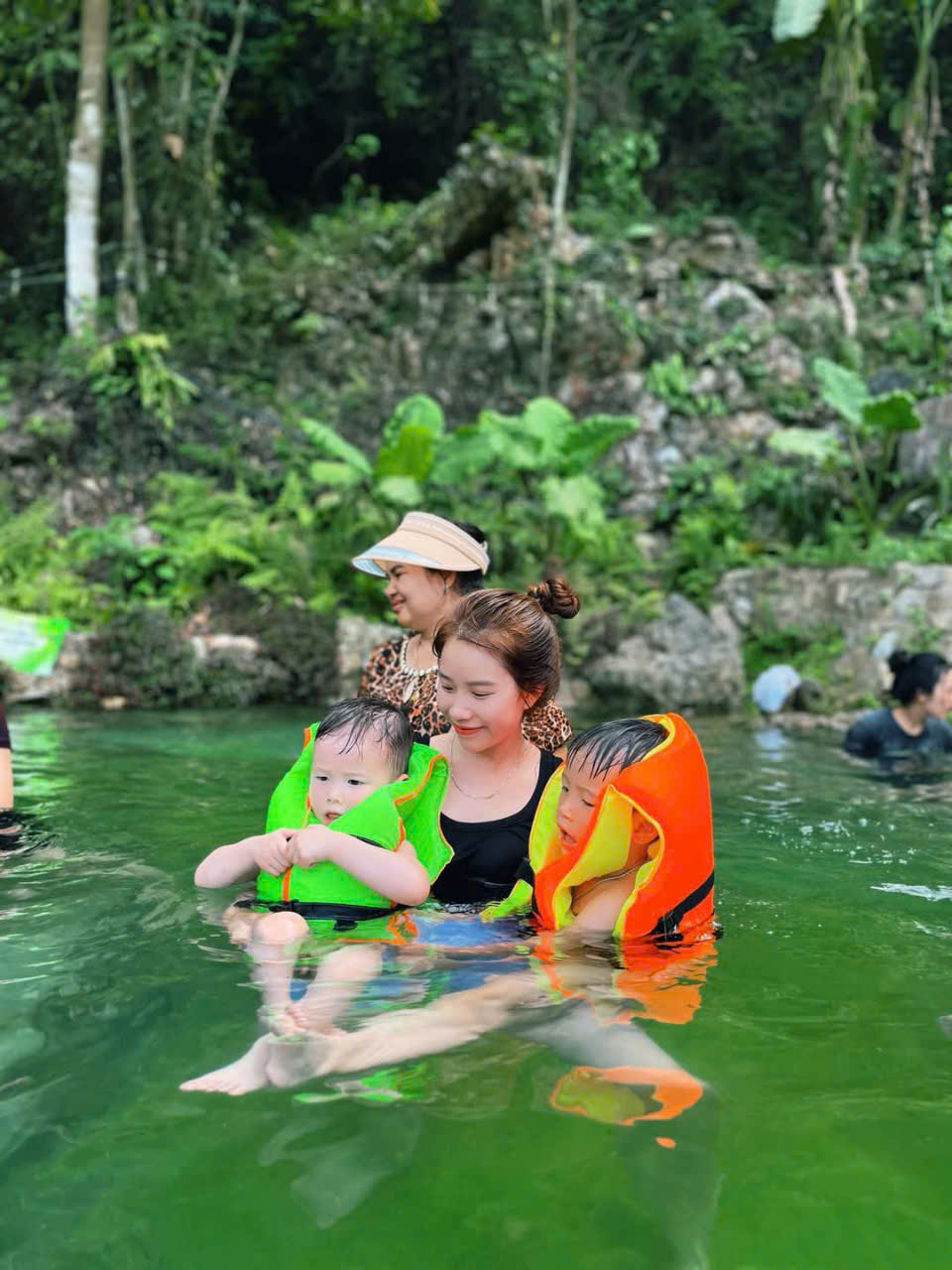 Cảnh hoang sơ tại suối nước n&oacute;ng h&uacute;t kh&aacute;ch du lịch ở Sơn La- Ảnh 13.