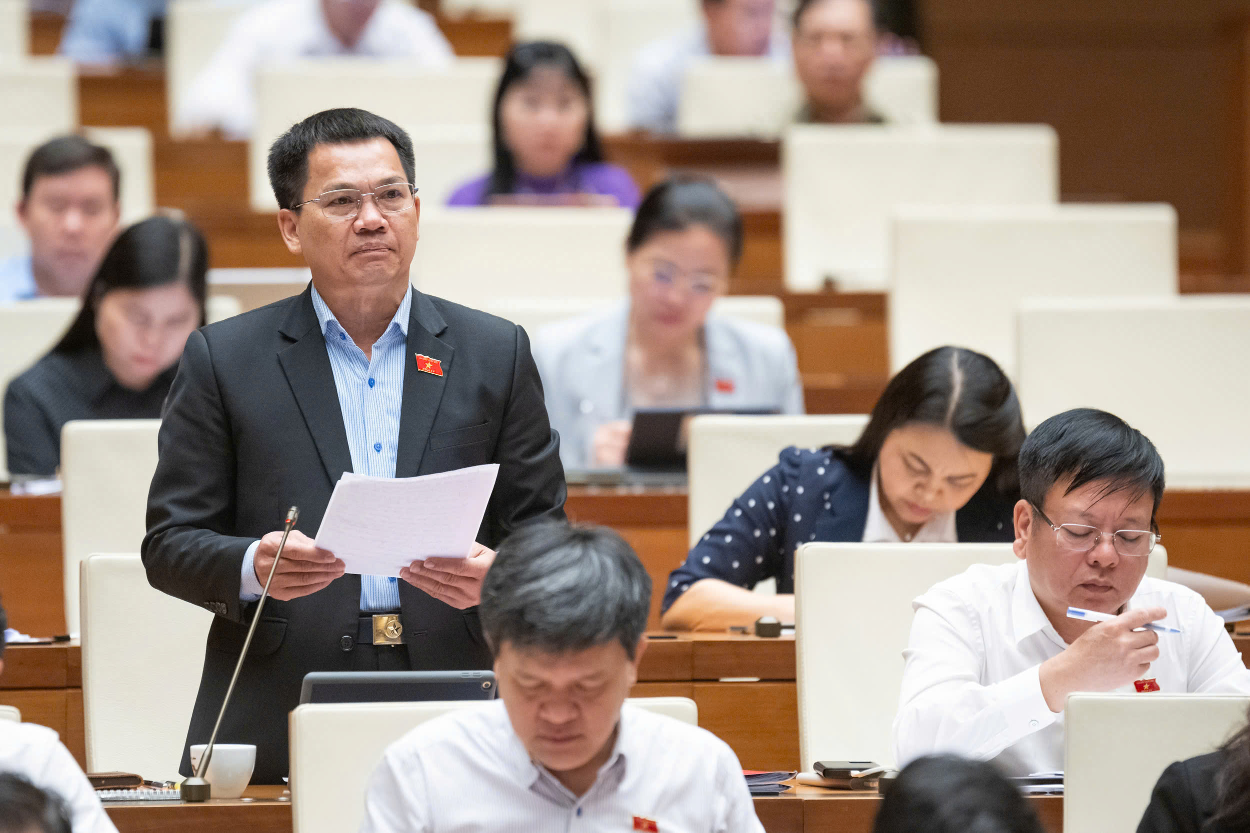 ĐBQH: Cán bộ, công chức cần được tham gia bảo hiểm thất nghiệp- Ảnh 3. ĐBQH: Cán bộ, công chức cần được tham gia bảo hiểm thất nghiệp- Ảnh 3.