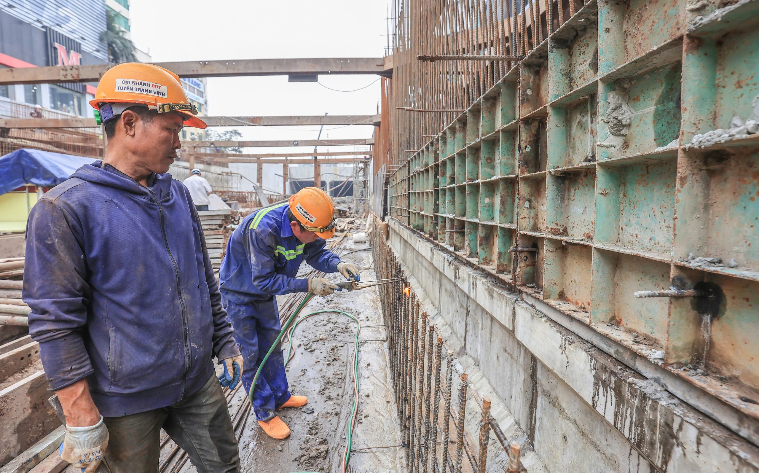 Bộ Xây dựng phát động Tháng hành động về an toàn, vệ sinh lao động 2025- Ảnh 2. Bộ Xây dựng phát động Tháng hành động về an toàn, vệ sinh lao động 2025- Ảnh 2.