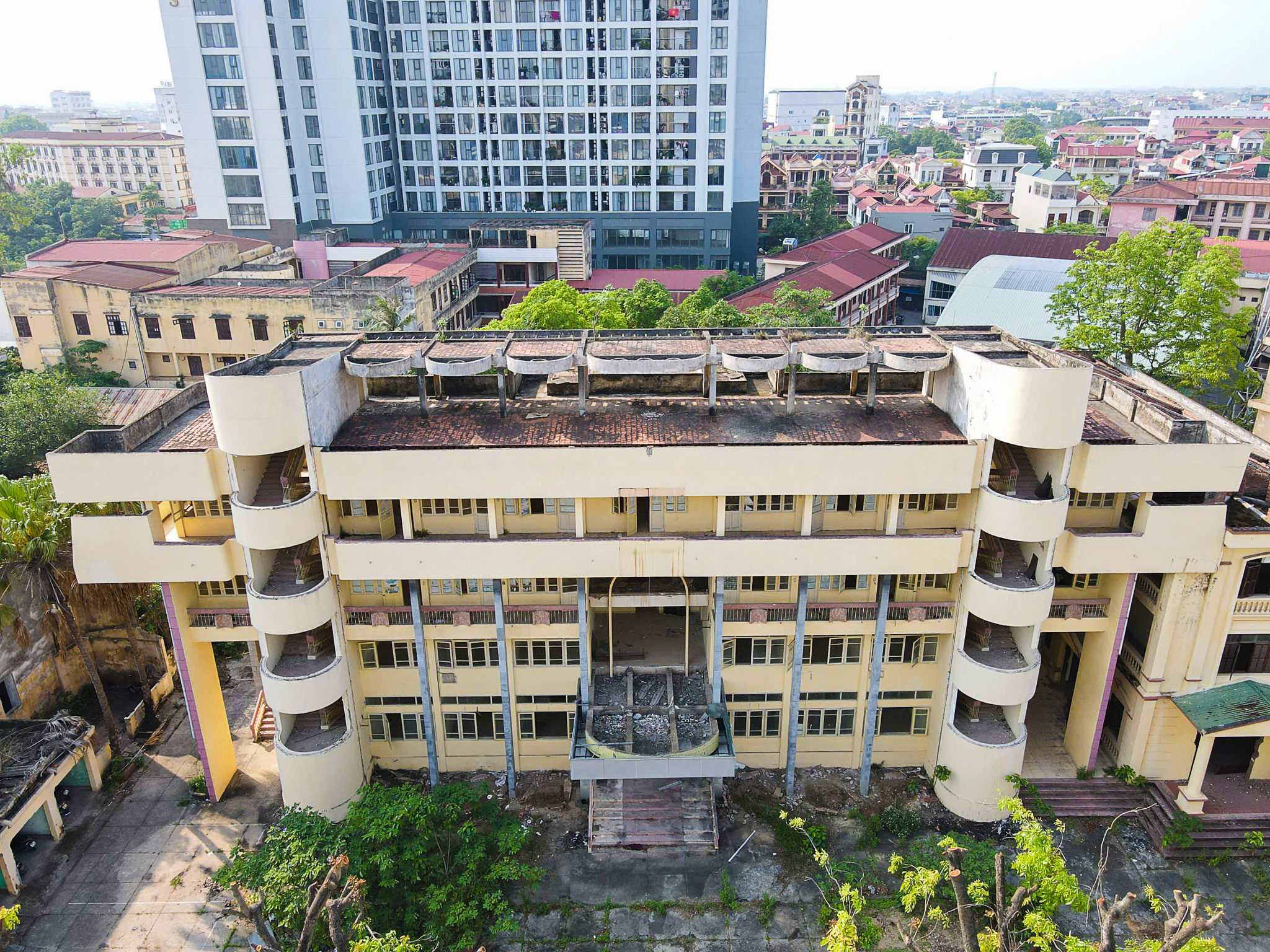 Bắc Giang l&ecirc;n kế hoạch đấu gi&aacute; nhiều trụ sở bỏ hoang tr&ecirc;n "đất v&agrave;ng"- Ảnh 7.